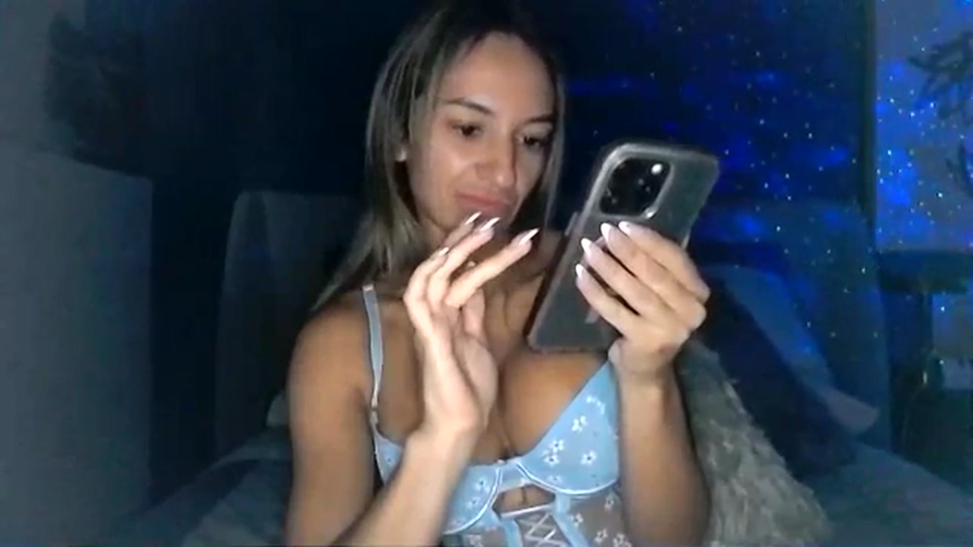 Gallery image thumbnail from CashleyBanks's myfreecams stream on, 09/15/2025, 02:13 image 5 of 20