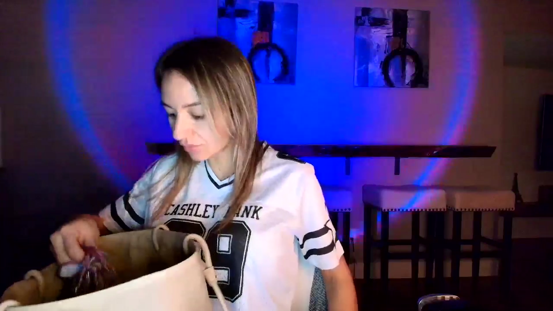 Gallery image thumbnail from CashleyBanks's myfreecams stream on, 10/09/2025, 23:59 image 9 of 20