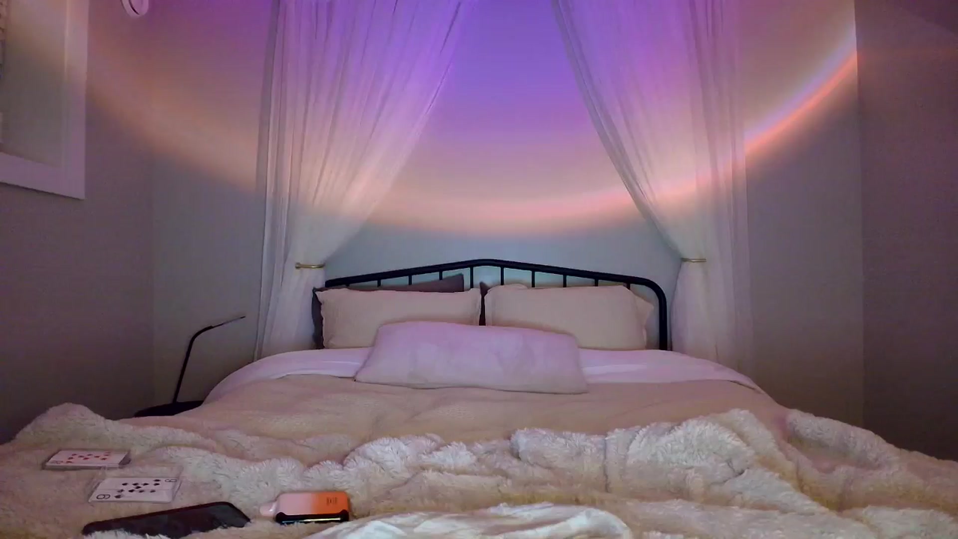 Gallery image thumbnail from CashleyBanks's myfreecams stream on, 10/13/2025, 04:05 image 4 of 20