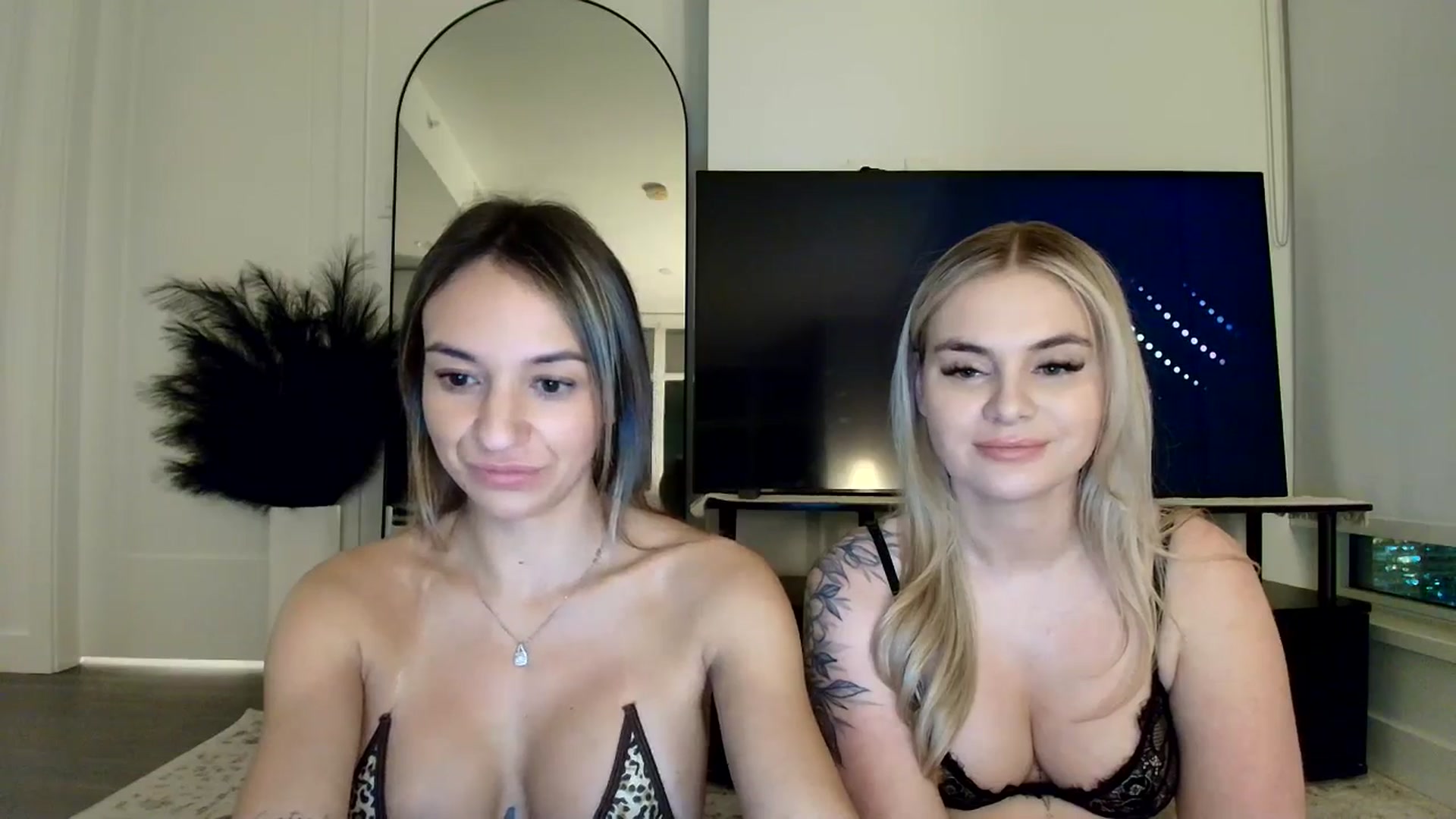 Gallery image thumbnail from CashleyBanks's myfreecams stream on, 10/16/2025, 06:14 image 7 of 20