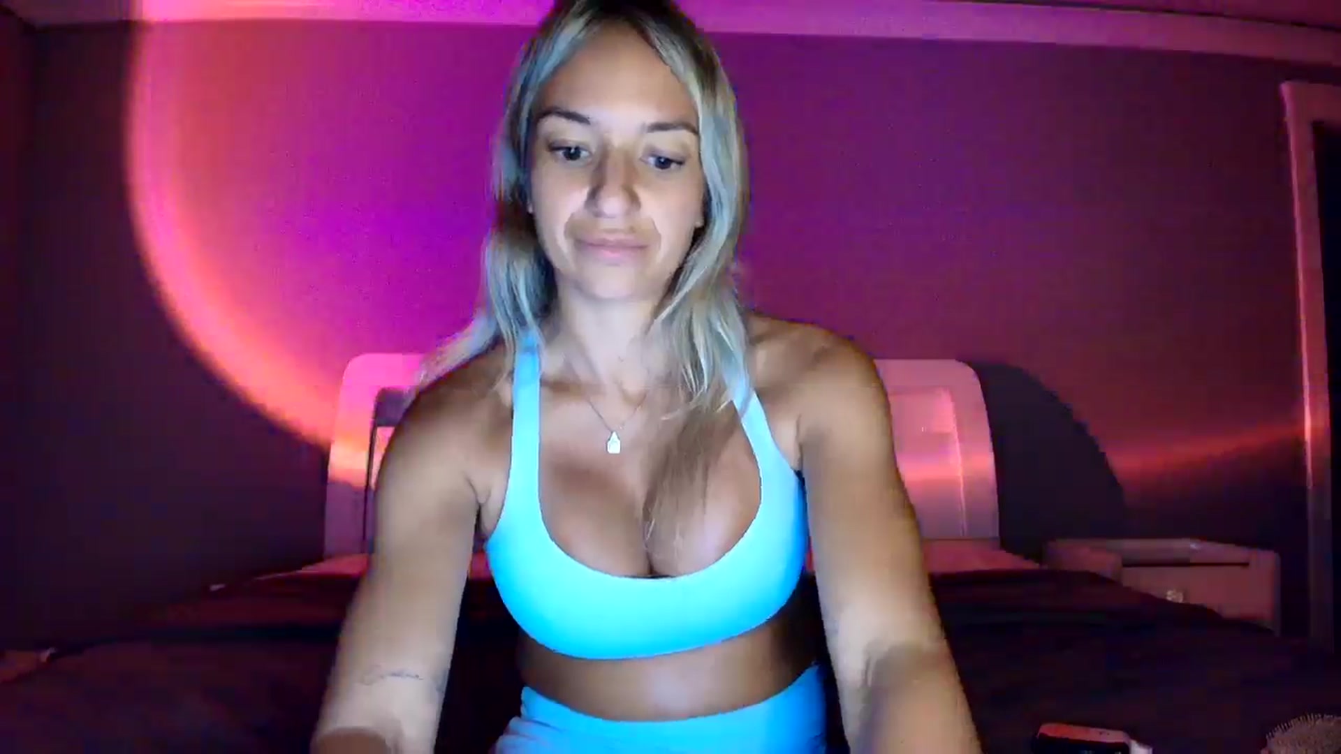 Gallery image thumbnail from CashleyBanks's myfreecams stream on, 10/26/2025, 04:30 image 15 of 20