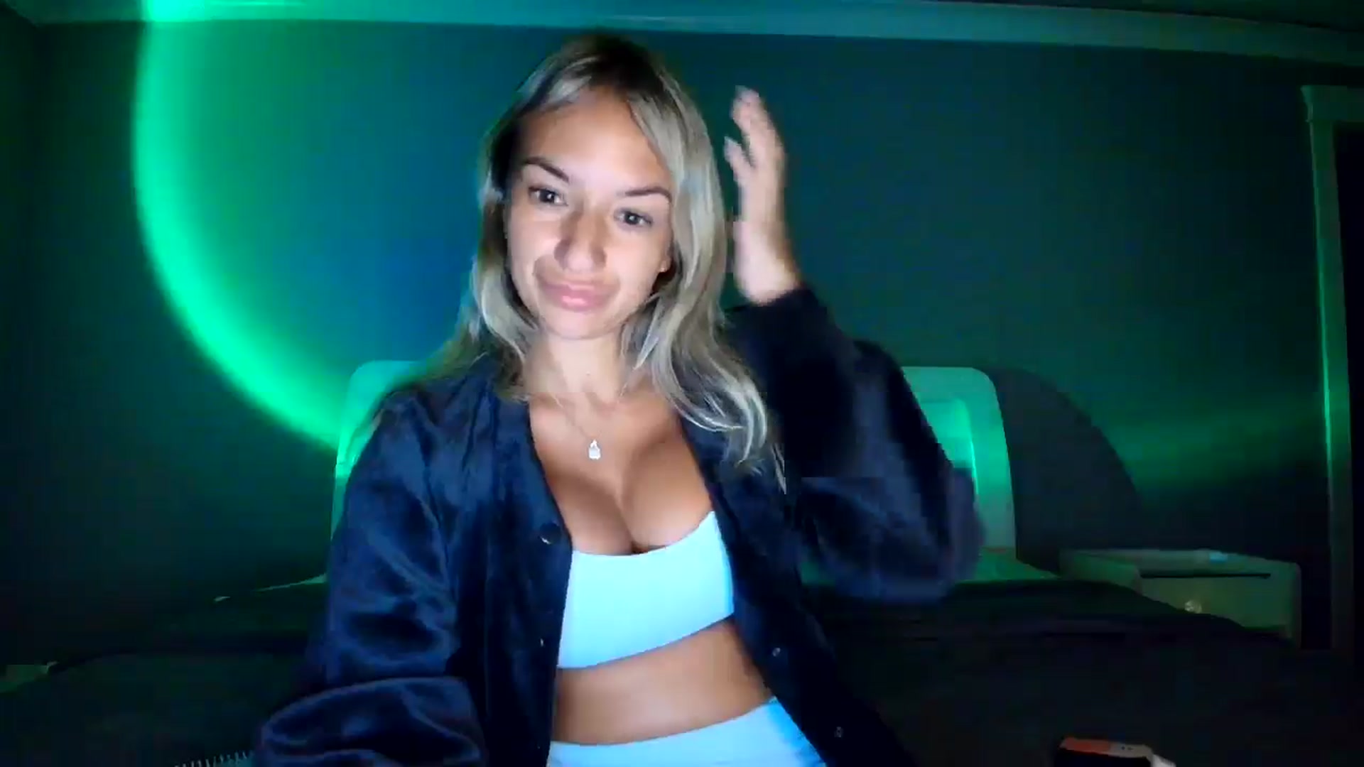 Gallery image thumbnail from CashleyBanks's myfreecams stream on, 10/26/2025, 04:30 image 19 of 20