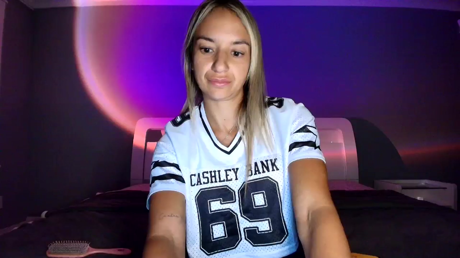 Gallery image thumbnail from CashleyBanks's myfreecams stream on, 10/28/2025, 03:35 image 15 of 20