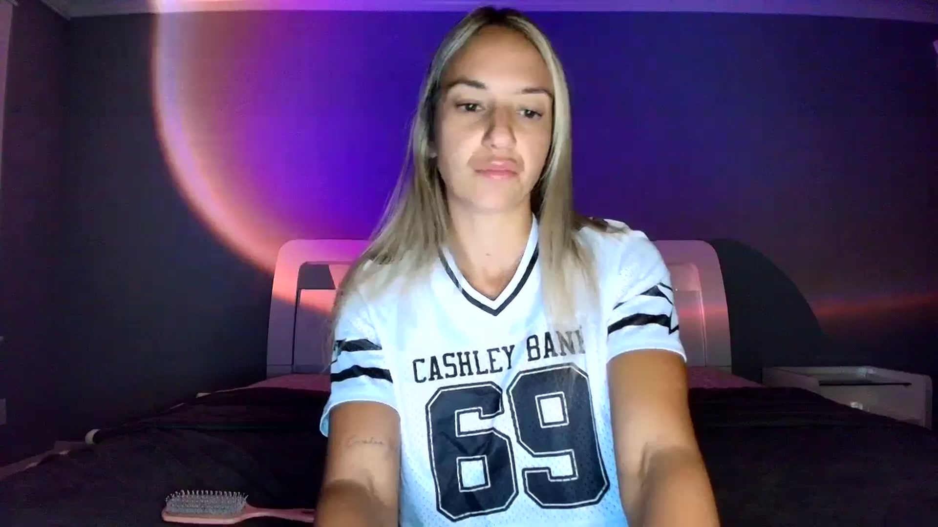 Gallery image thumbnail from CashleyBanks's myfreecams stream on, 10/28/2025, 03:35 image 3 of 20
