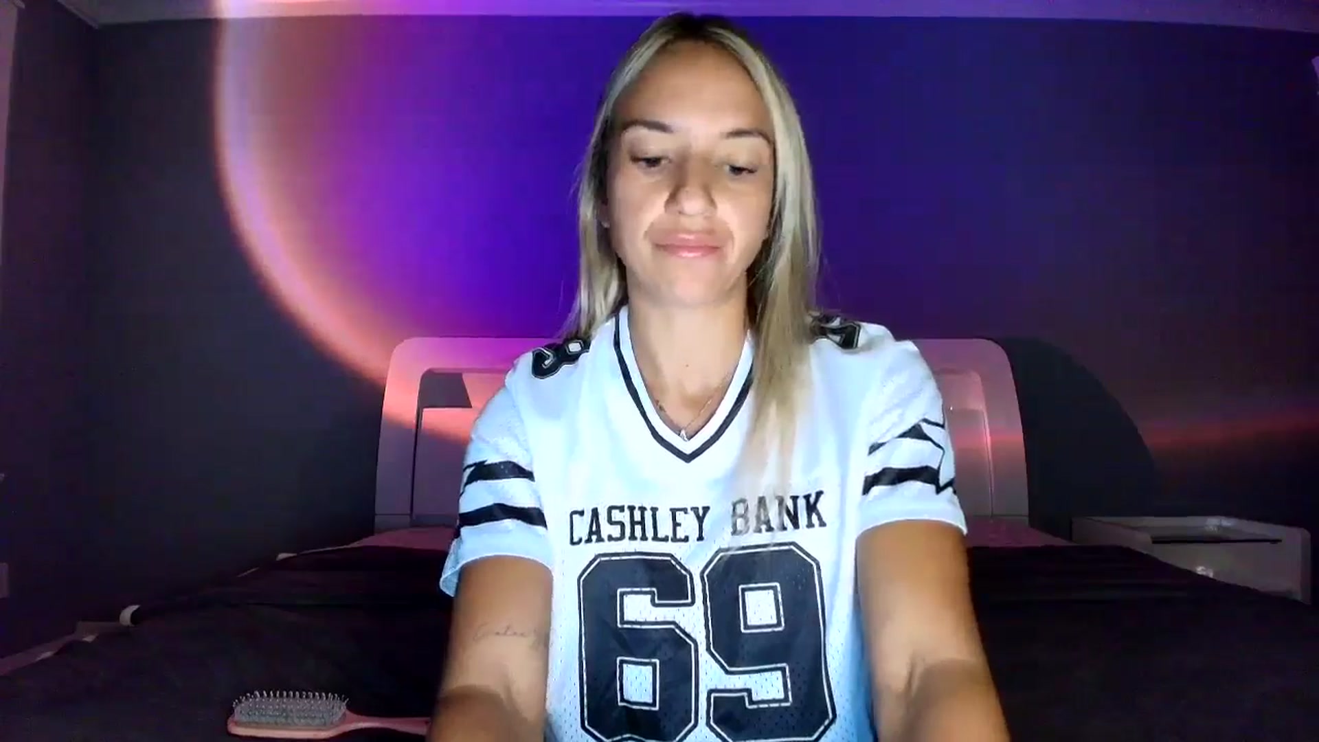 Gallery image thumbnail from CashleyBanks's myfreecams stream on, 10/28/2025, 03:35 image 4 of 20