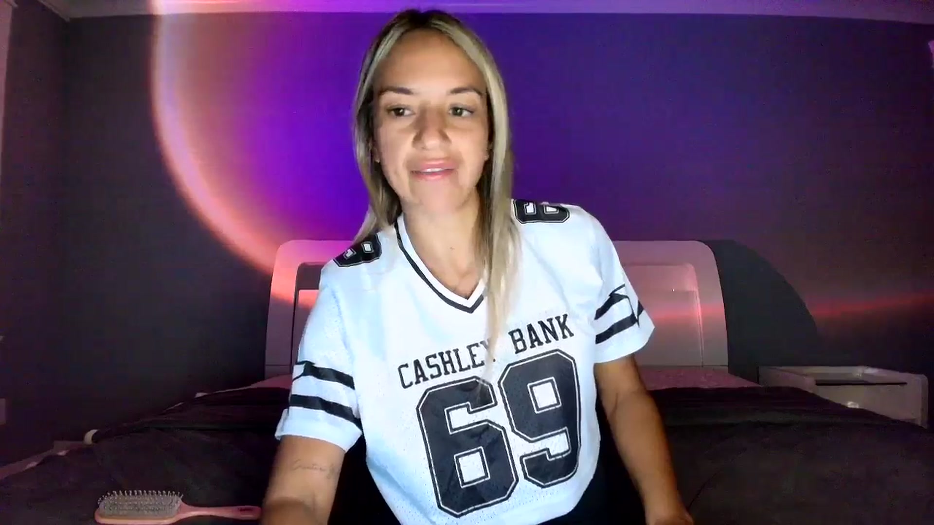 Gallery image thumbnail from CashleyBanks's myfreecams stream on, 10/28/2025, 03:35 image 7 of 20