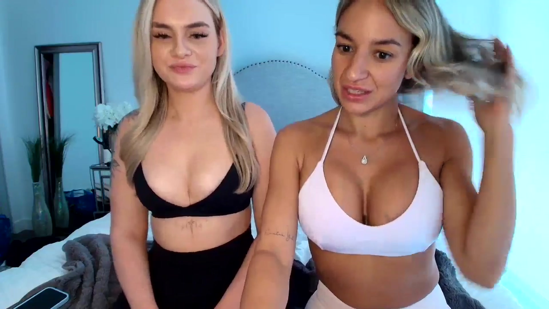 Gallery image thumbnail from CashleyBanks's myfreecams stream on, 11/10/2025, 24:10 image 9 of 20