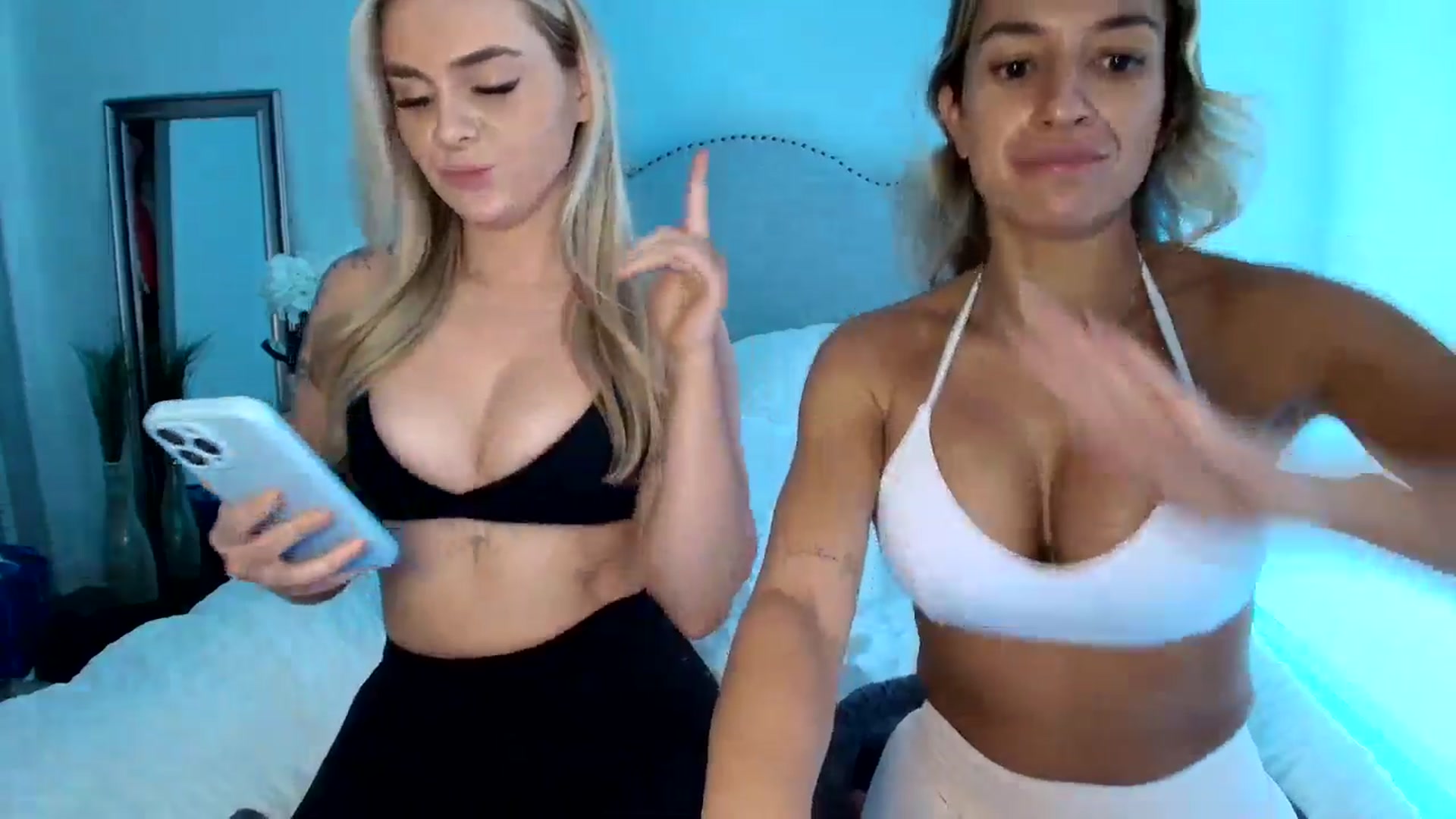 Gallery image thumbnail from CashleyBanks's myfreecams stream on, 11/10/2025, 24:10 image 16 of 20