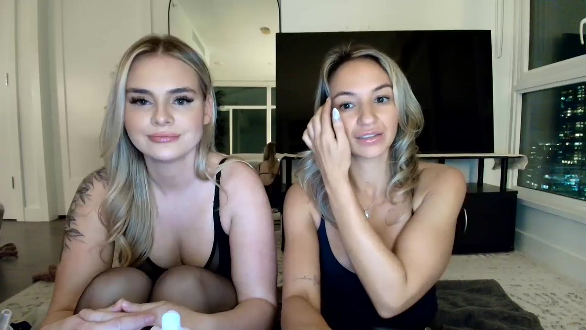 Gallery image thumbnail from CashleyBanks's myfreecams stream on, 11/16/2025, 07:21 image 8 of 20