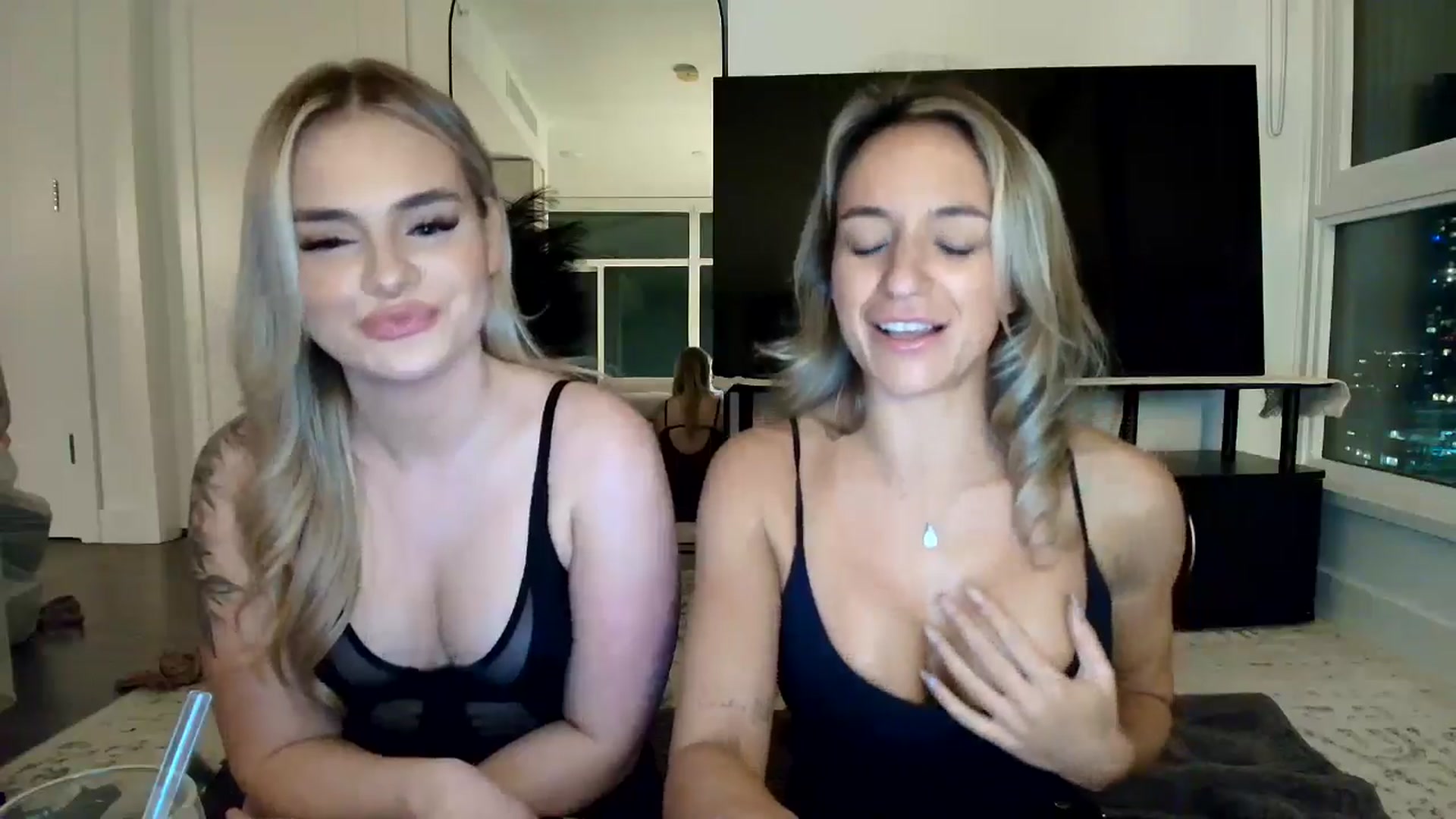 Gallery image thumbnail from CashleyBanks's myfreecams stream on, 11/16/2025, 07:46 image 10 of 20