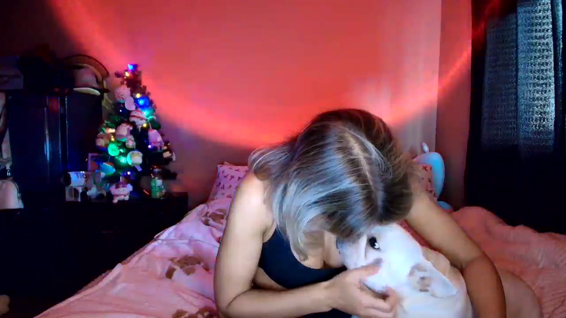 Gallery image thumbnail from CashleyBanks's myfreecams stream on, 11/18/2025, 19:36 image 15 of 20
