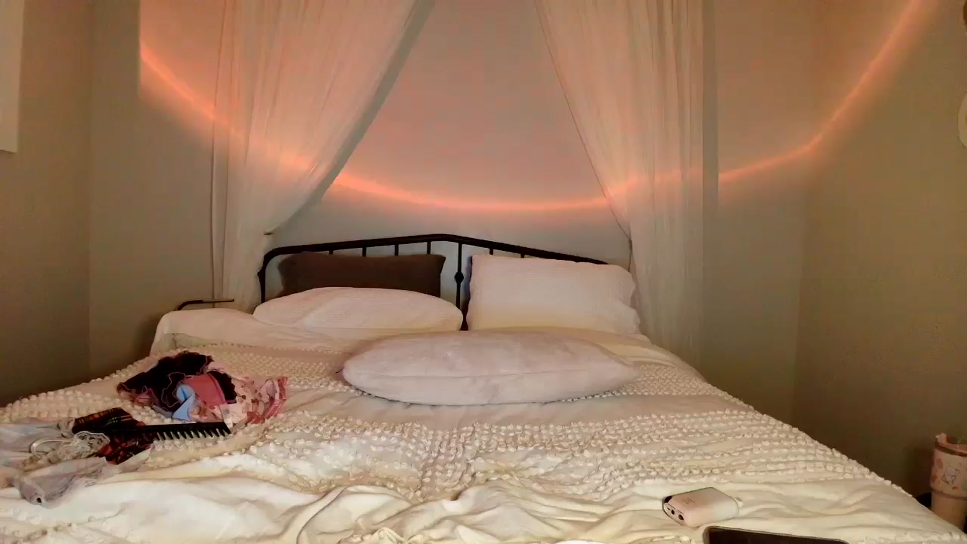 Gallery image thumbnail from CashleyBanks's myfreecams stream on, 01/25/2026, 02:39 image 8 of 20
