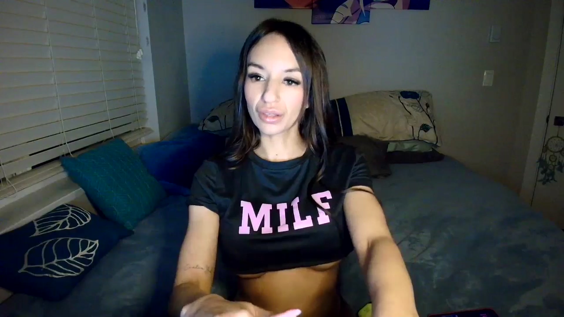 Gallery image thumbnail from CashleyBanks's myfreecams stream on, 04/12/2026, 06:02 image 10 of 20