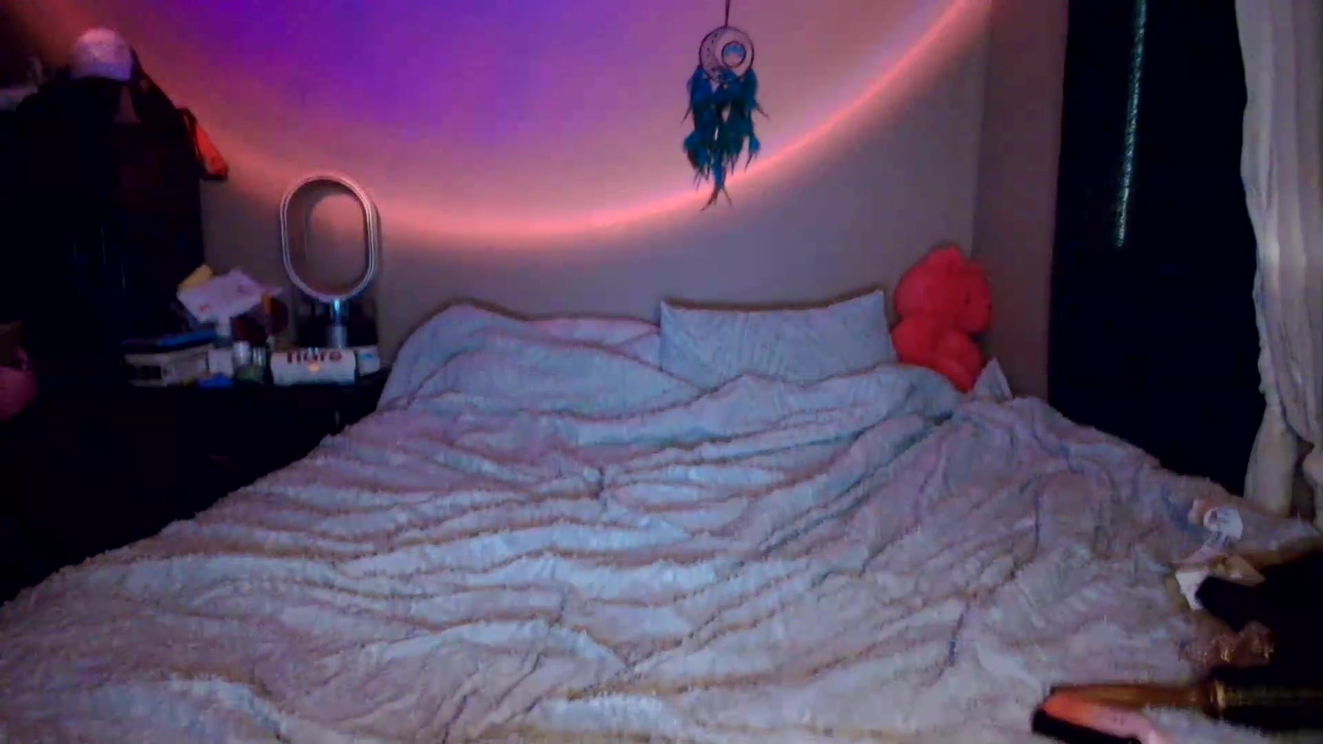 Gallery image thumbnail from CashleyBanks's myfreecams stream on, 08/25/2026, 20:03 image 16 of 20