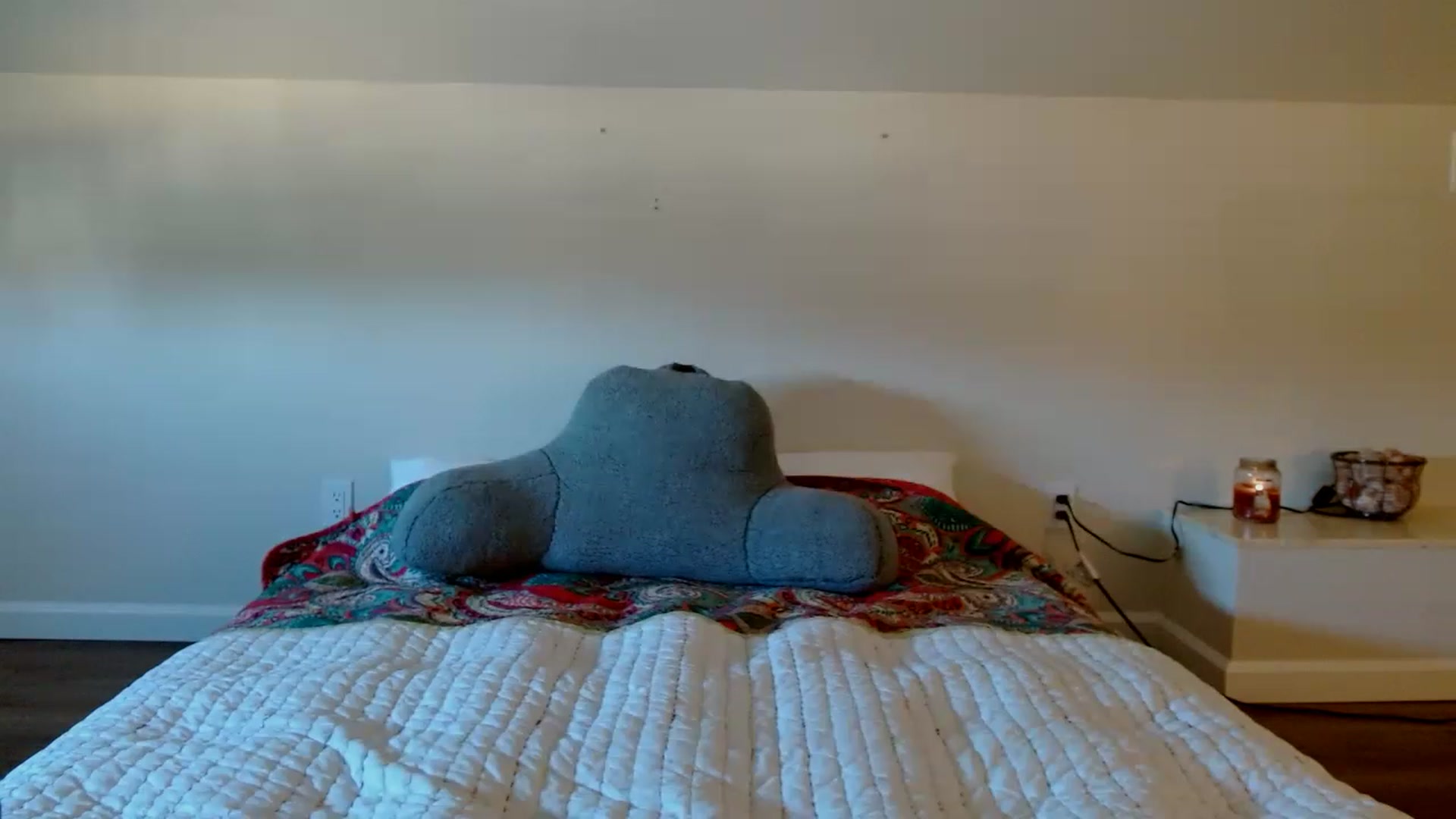 Gallery image thumbnail from CashmereFoxxx's myfreecams stream on, 11/18/2022, 22:20 image 15 of 20