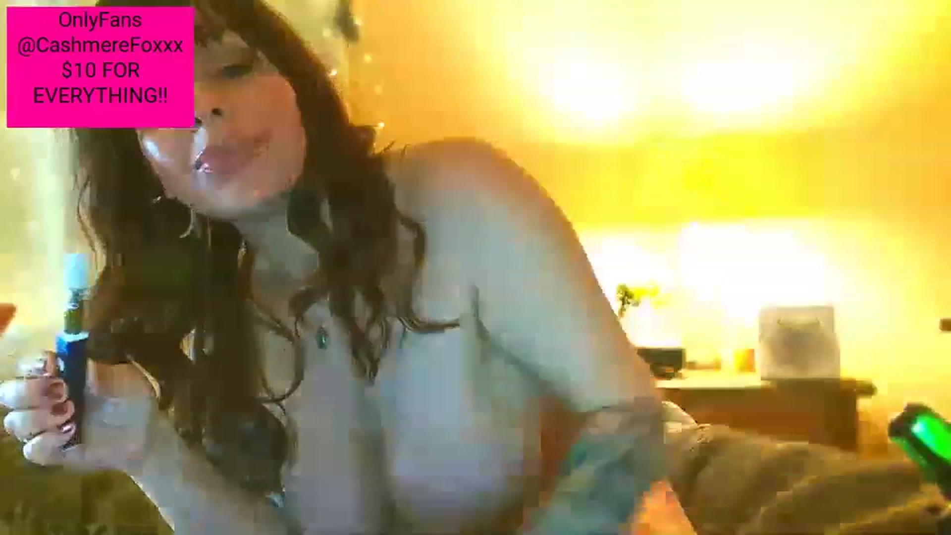 Gallery image thumbnail from CashmereFoxxx's myfreecams stream on, 01/01/2023, 01:01 image 15 of 20
