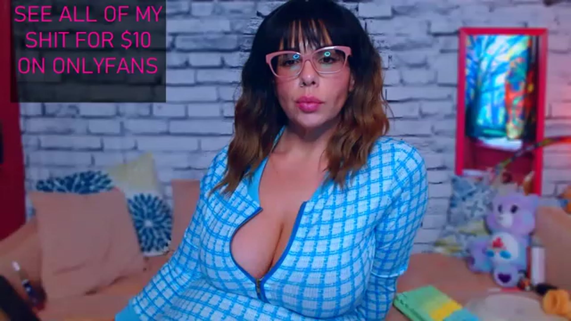 Gallery image thumbnail from CashmereFoxxx's myfreecams stream on, 01/17/2023, 22:20 image 20 of 20