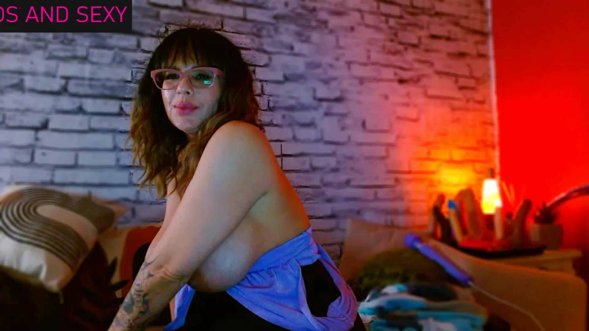 Gallery image thumbnail from CashmereFoxxx's myfreecams stream on, 02/02/2023, 06:53 image 5 of 20