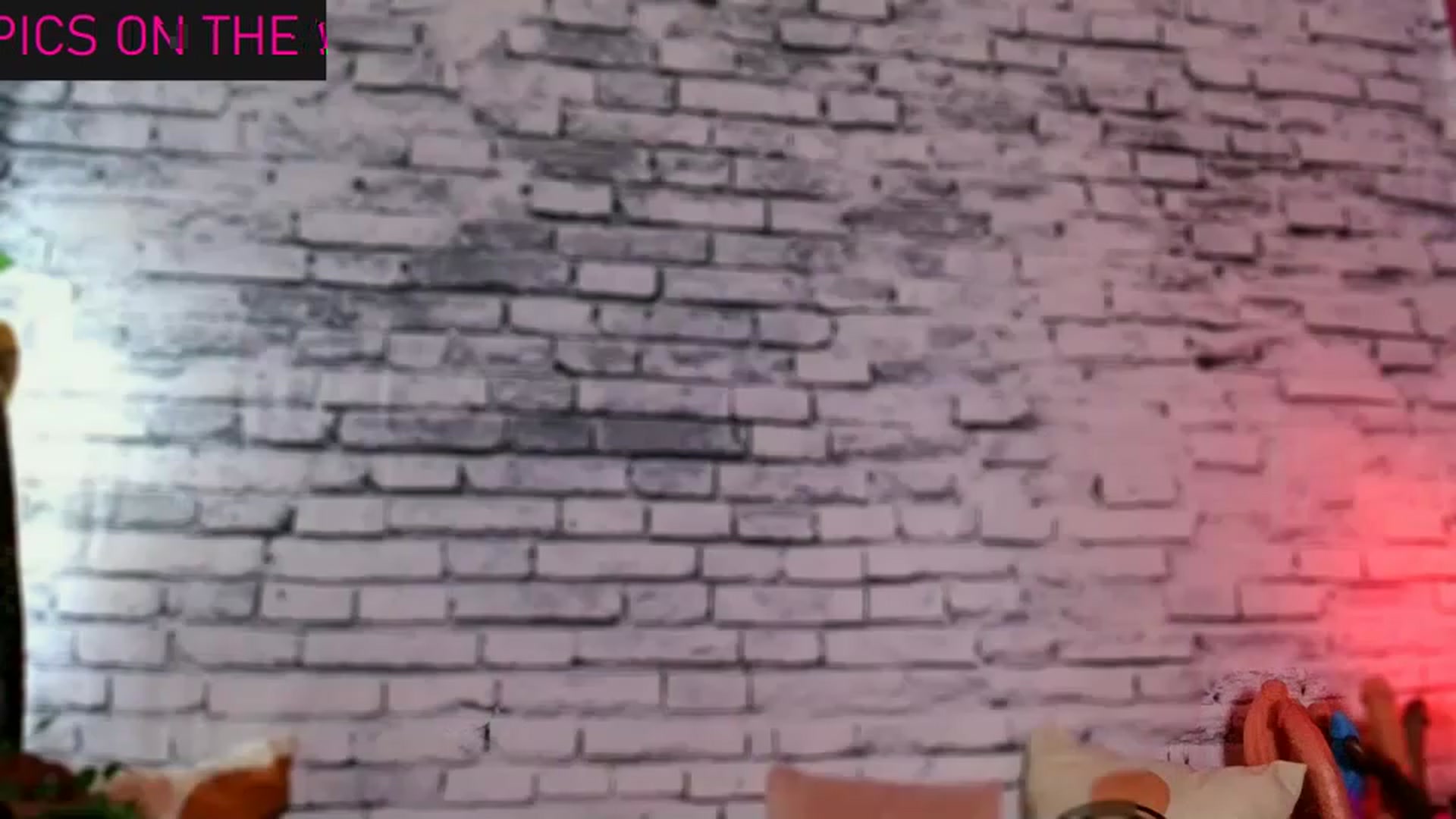 Gallery image thumbnail from CashmereFoxxx's myfreecams stream on, 02/05/2023, 07:58 image 20 of 20