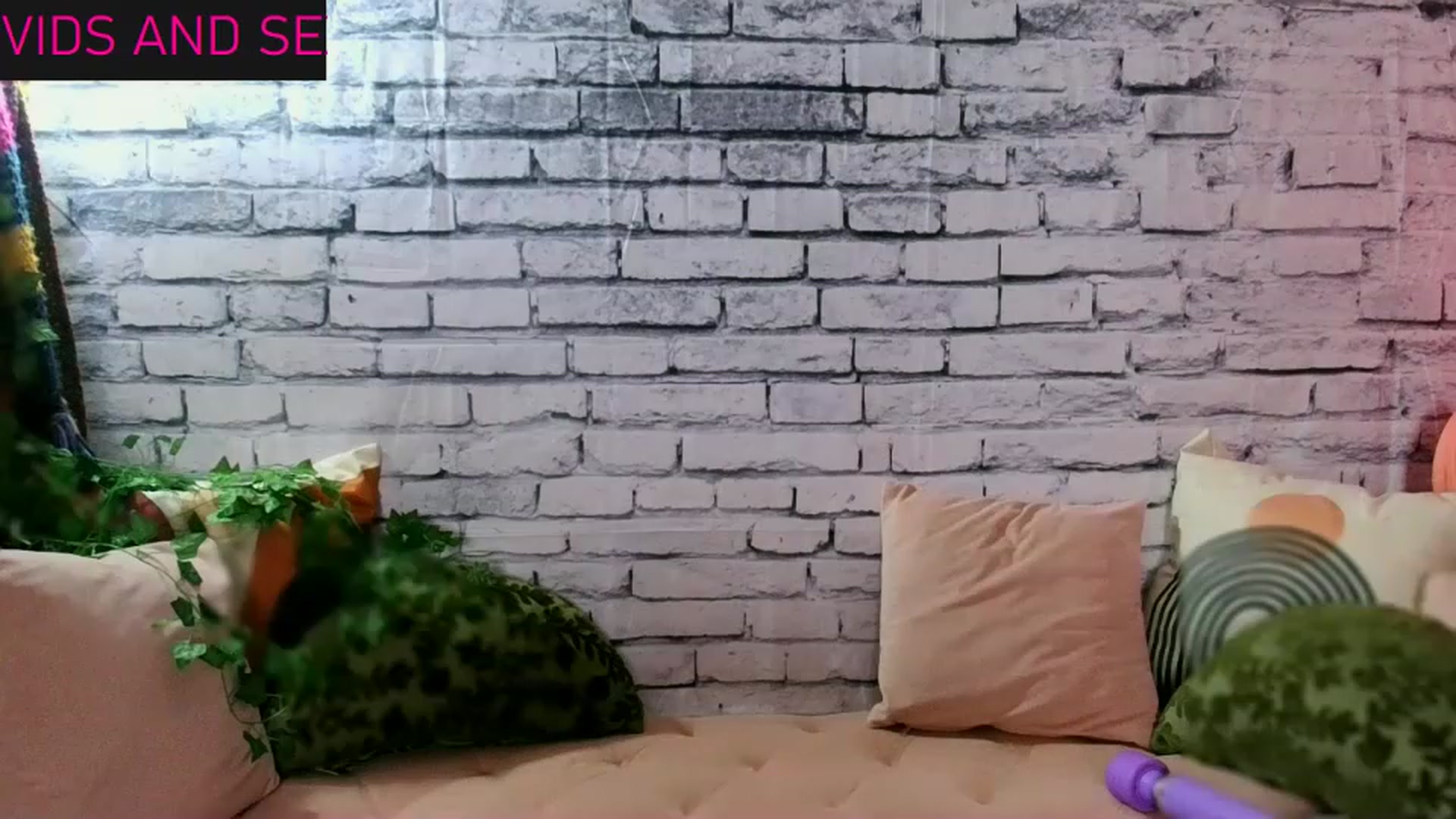 Gallery image thumbnail from CashmereFoxxx's myfreecams stream on, 02/05/2023, 07:58 image 15 of 20