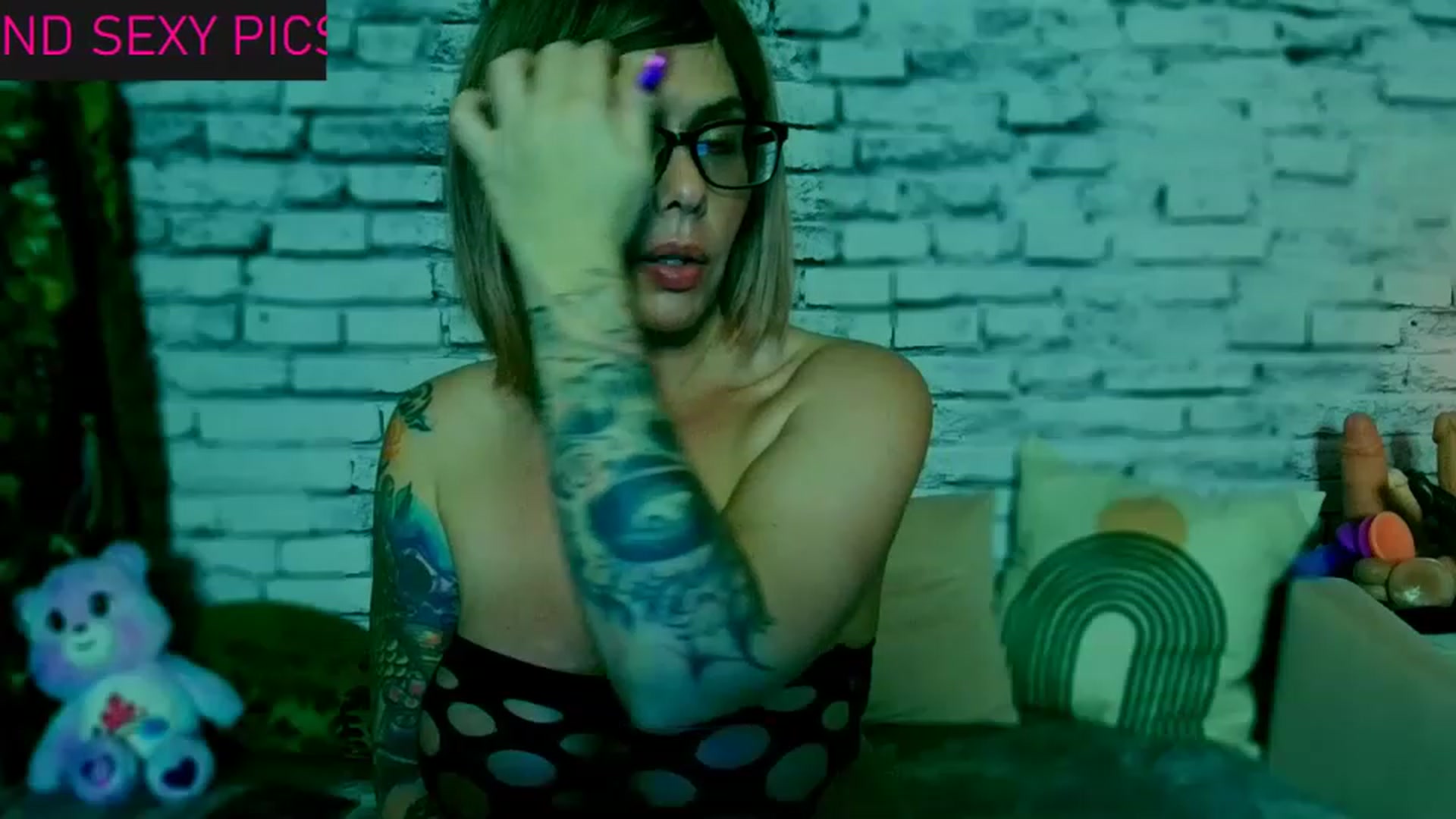 Gallery image thumbnail from CashmereFoxxx's myfreecams stream on, 02/08/2023, 07:39 image 9 of 20