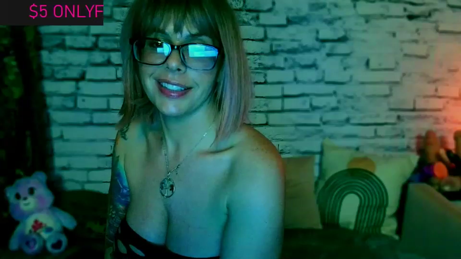 Gallery image thumbnail from CashmereFoxxx's myfreecams stream on, 02/08/2023, 07:39 image 8 of 20