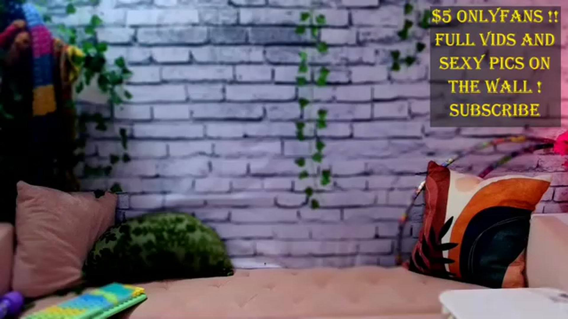 Gallery image thumbnail from CashmereFoxxx's myfreecams stream on, 02/14/2023, 24:05 image 7 of 20