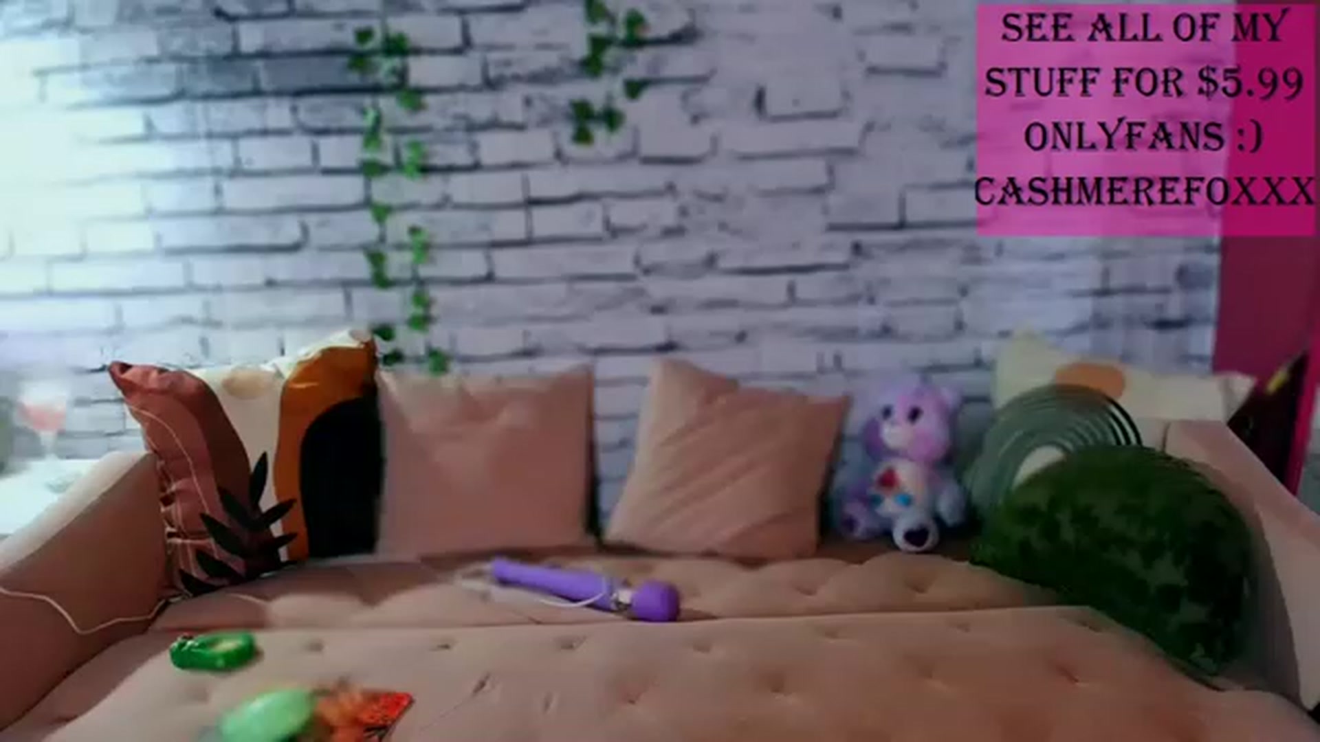 Gallery image thumbnail from CashmereFoxxx's myfreecams stream on, 02/23/2023, 22:31 image 1 of 20