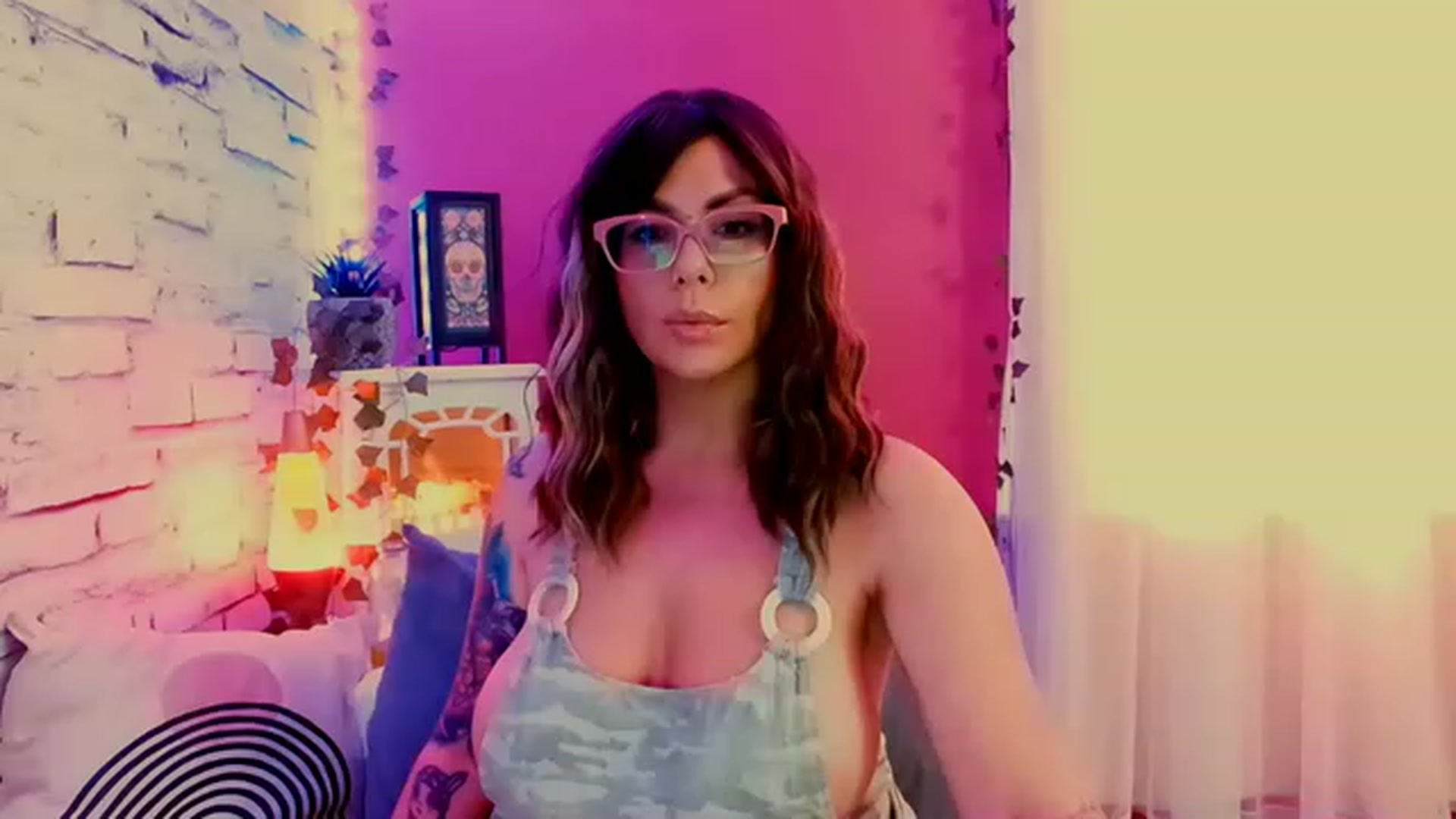 Gallery image thumbnail from CashmereFoxxx's myfreecams stream on, 06/02/2023, 16:57 image 18 of 20