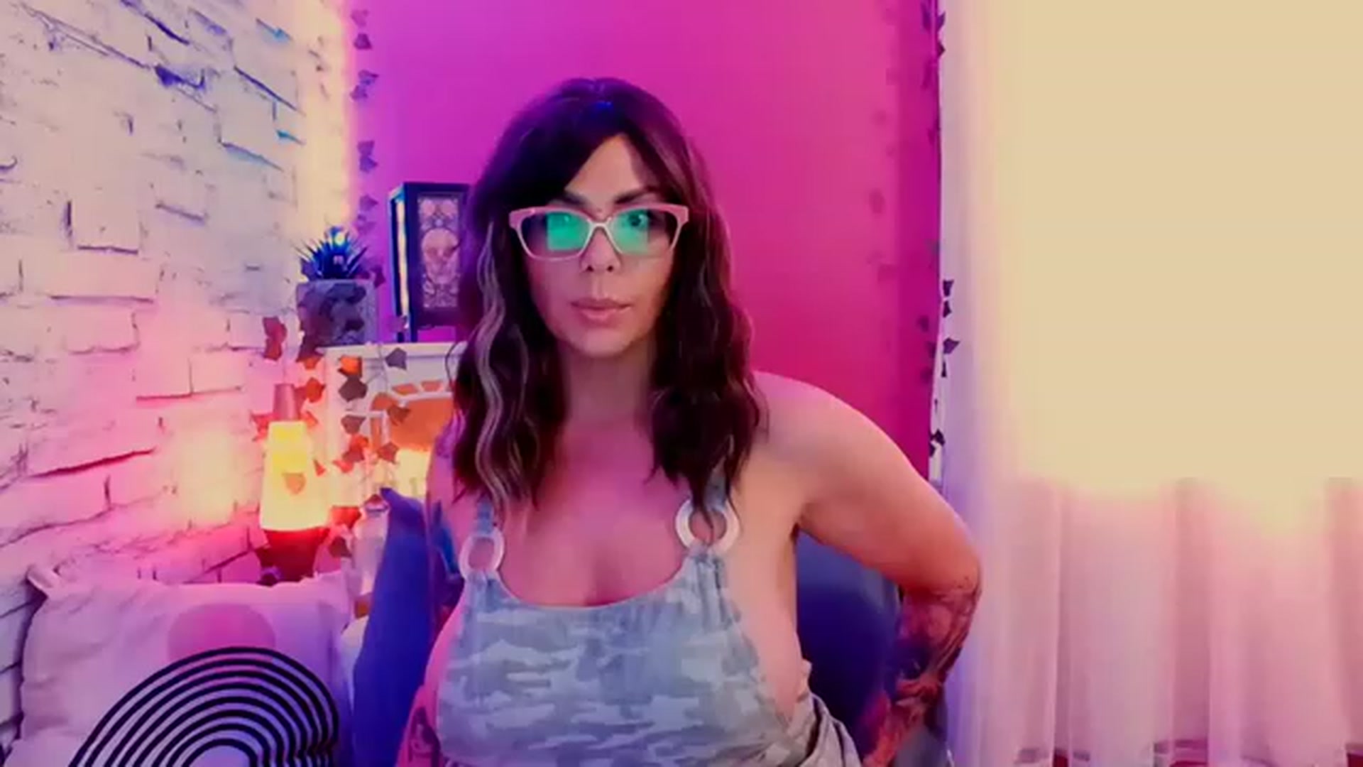 Gallery image thumbnail from CashmereFoxxx's myfreecams stream on, 06/02/2023, 16:57 image 12 of 20