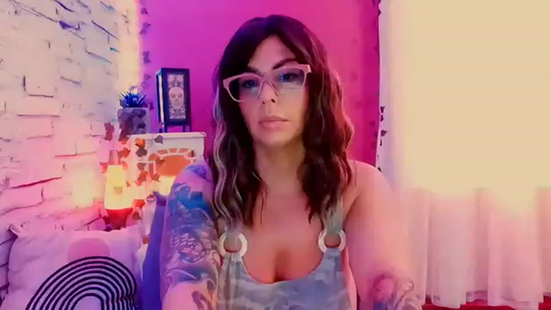 Gallery image thumbnail from CashmereFoxxx's myfreecams stream on, 06/02/2023, 16:57 image 9 of 20
