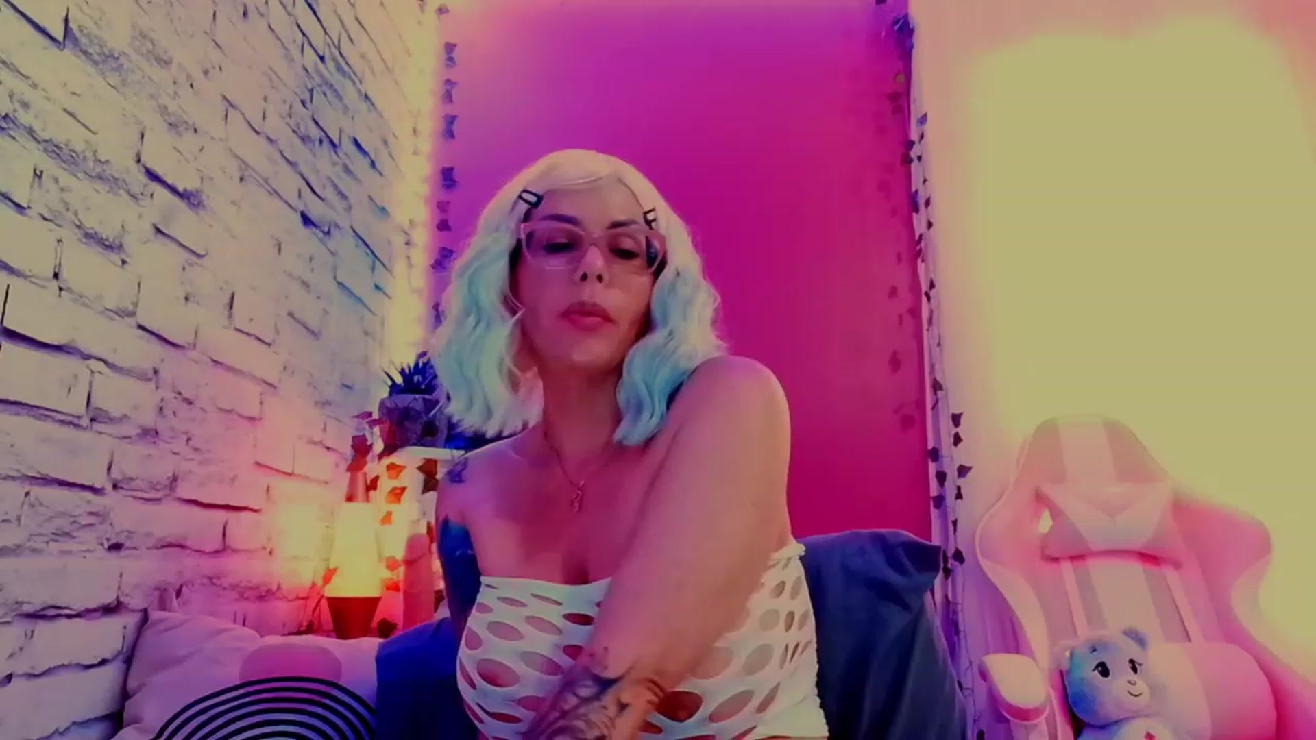 Gallery image thumbnail from CashmereFoxxx's myfreecams stream on, 06/10/2023, 16:33 image 19 of 20