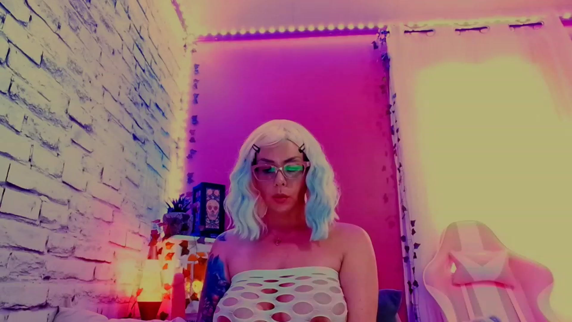 Gallery image thumbnail from CashmereFoxxx's myfreecams stream on, 06/10/2023, 16:33 image 16 of 20