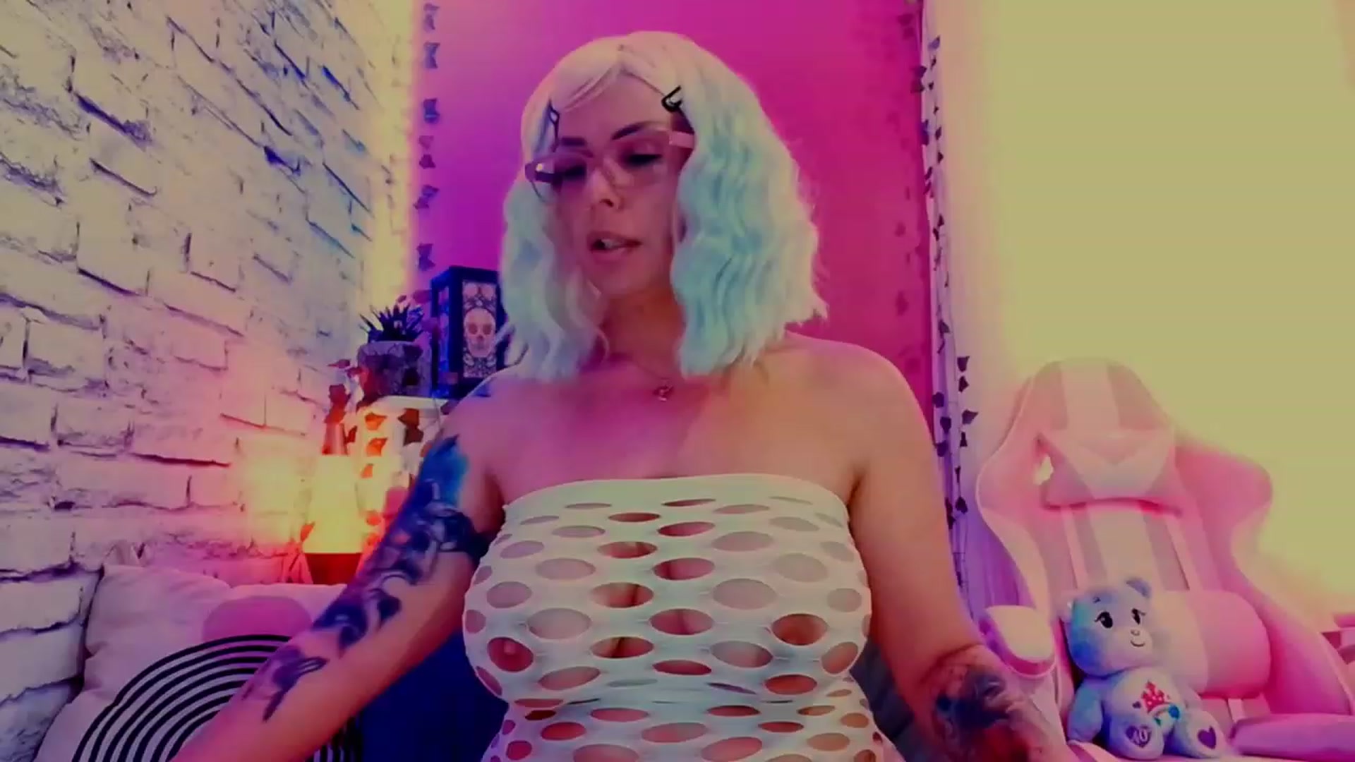 Gallery image thumbnail from CashmereFoxxx's myfreecams stream on, 06/10/2023, 16:33 image 4 of 20