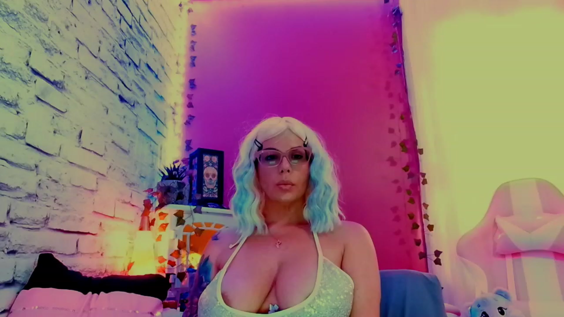 Gallery image thumbnail from CashmereFoxxx's myfreecams stream on, 06/11/2023, 21:49 image 17 of 20