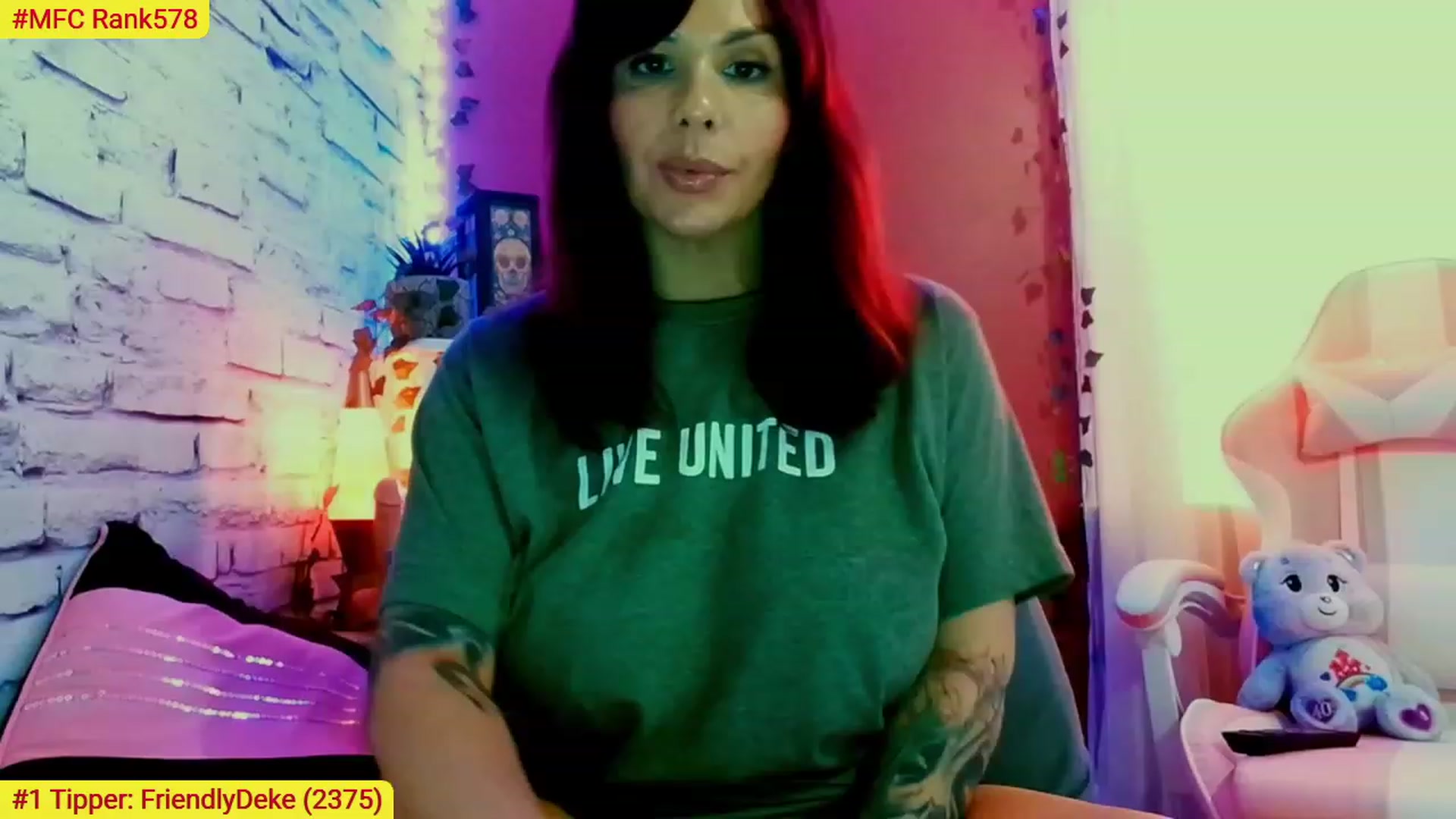 Gallery image thumbnail from CashmereFoxxx's myfreecams stream on, 06/18/2023, 22:15 image 1 of 20