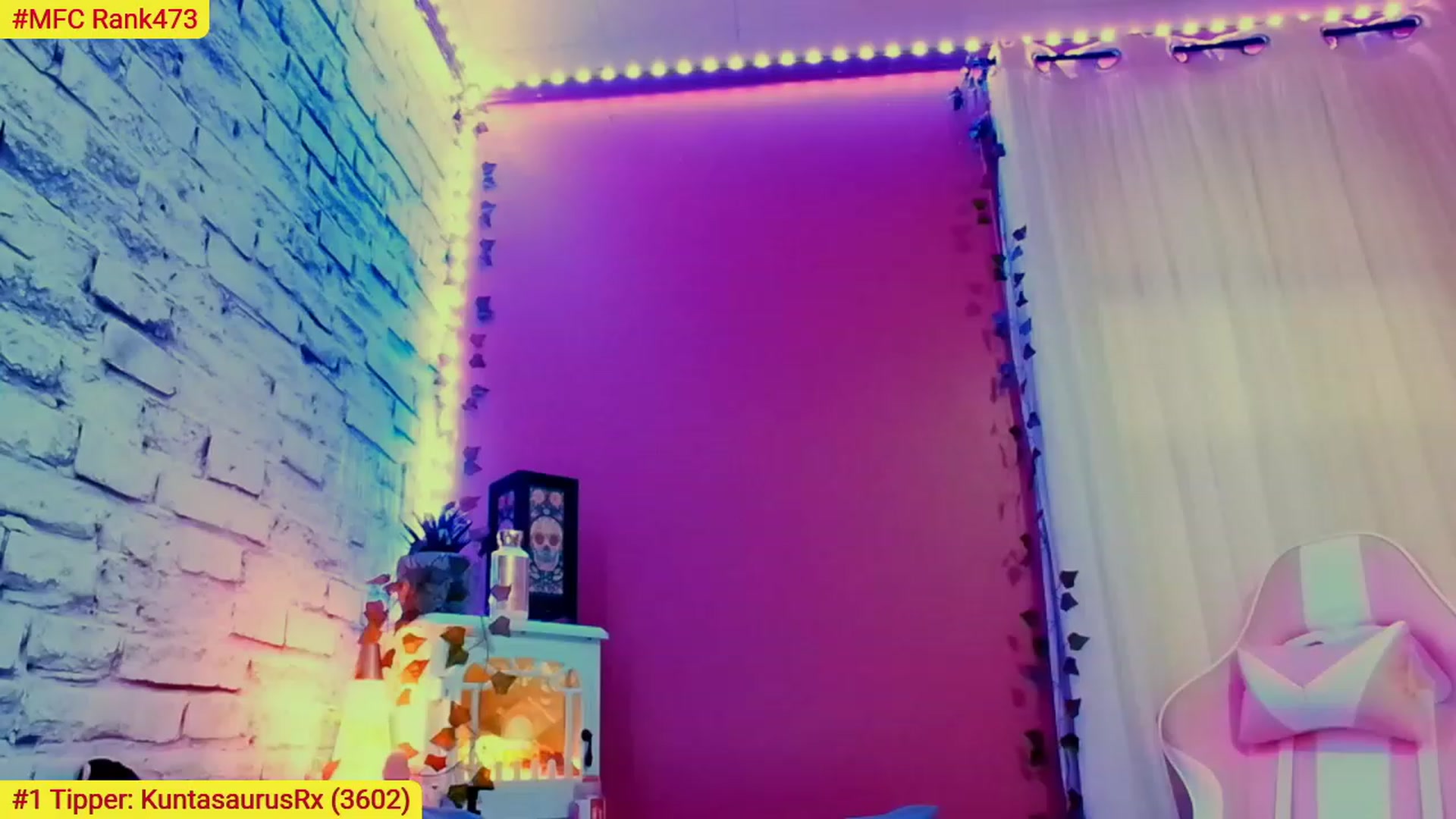 Gallery image thumbnail from CashmereFoxxx's myfreecams stream on, 06/20/2023, 01:07 image 15 of 20