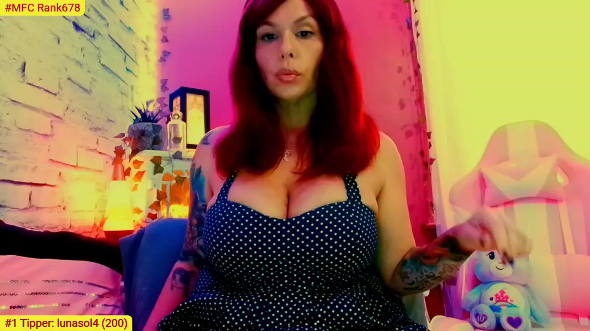 Gallery image thumbnail from CashmereFoxxx's myfreecams stream on, 06/27/2023, 16:50 image 5 of 20