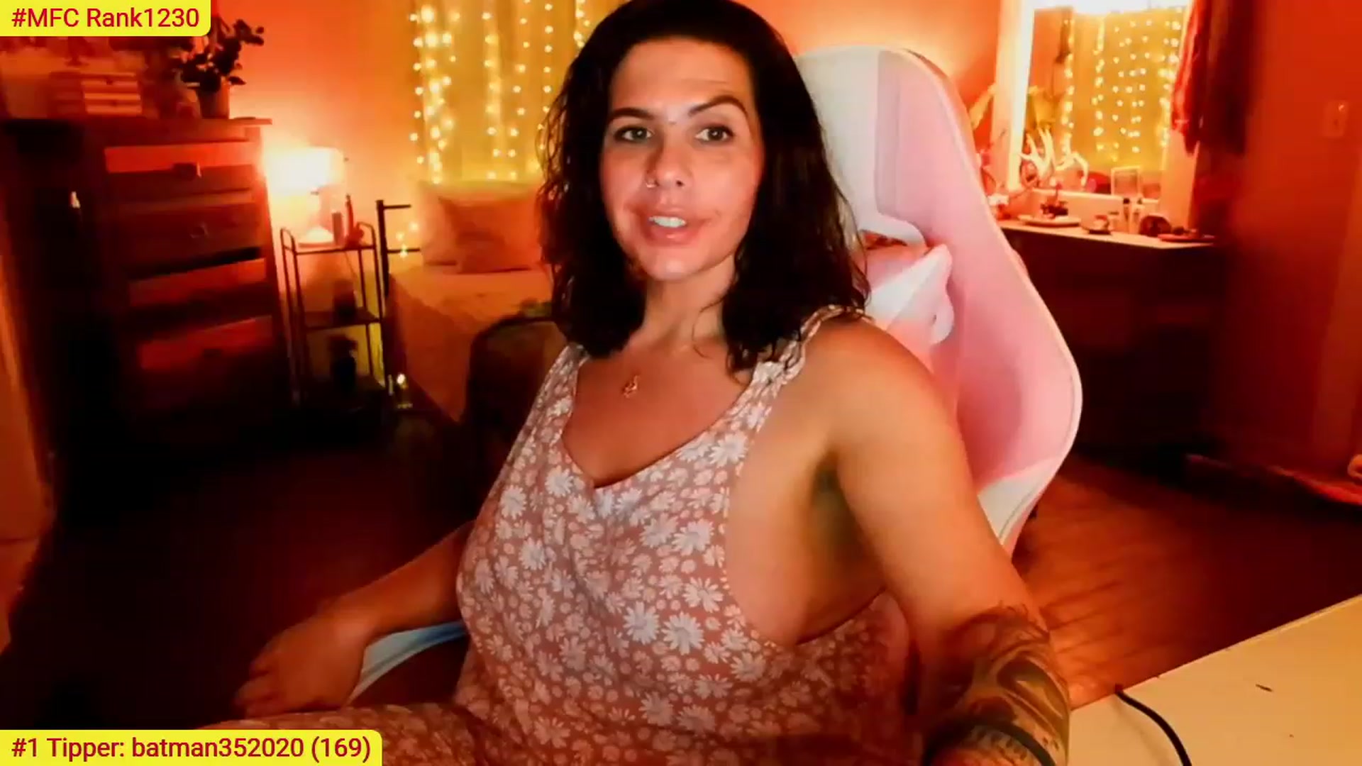 Gallery image thumbnail from CashmereFoxxx's myfreecams stream on, 07/12/2023, 03:05 image 18 of 20