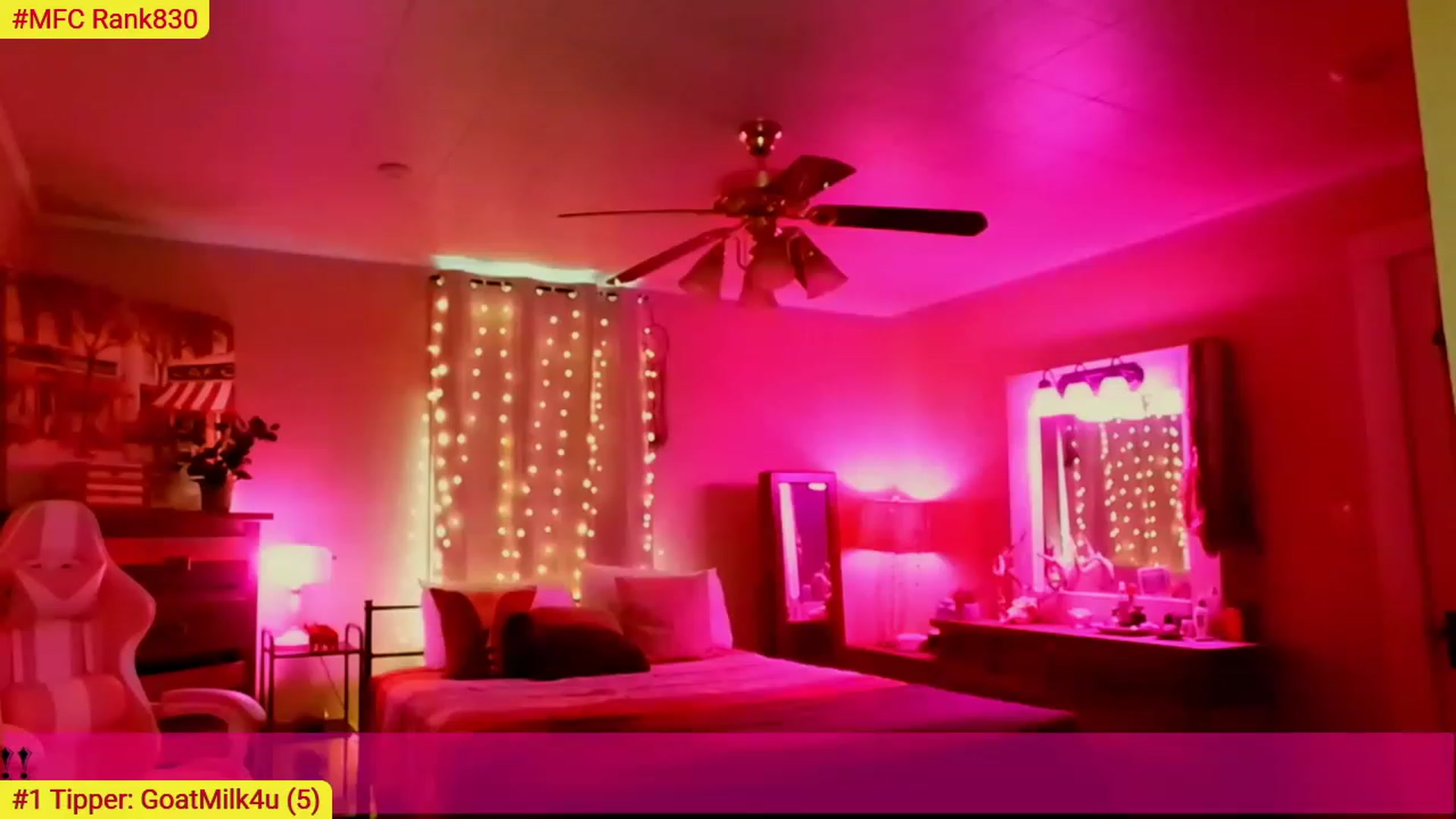 Gallery image thumbnail from CashmereFoxxx's myfreecams stream on, 07/17/2023, 22:42 image 12 of 20