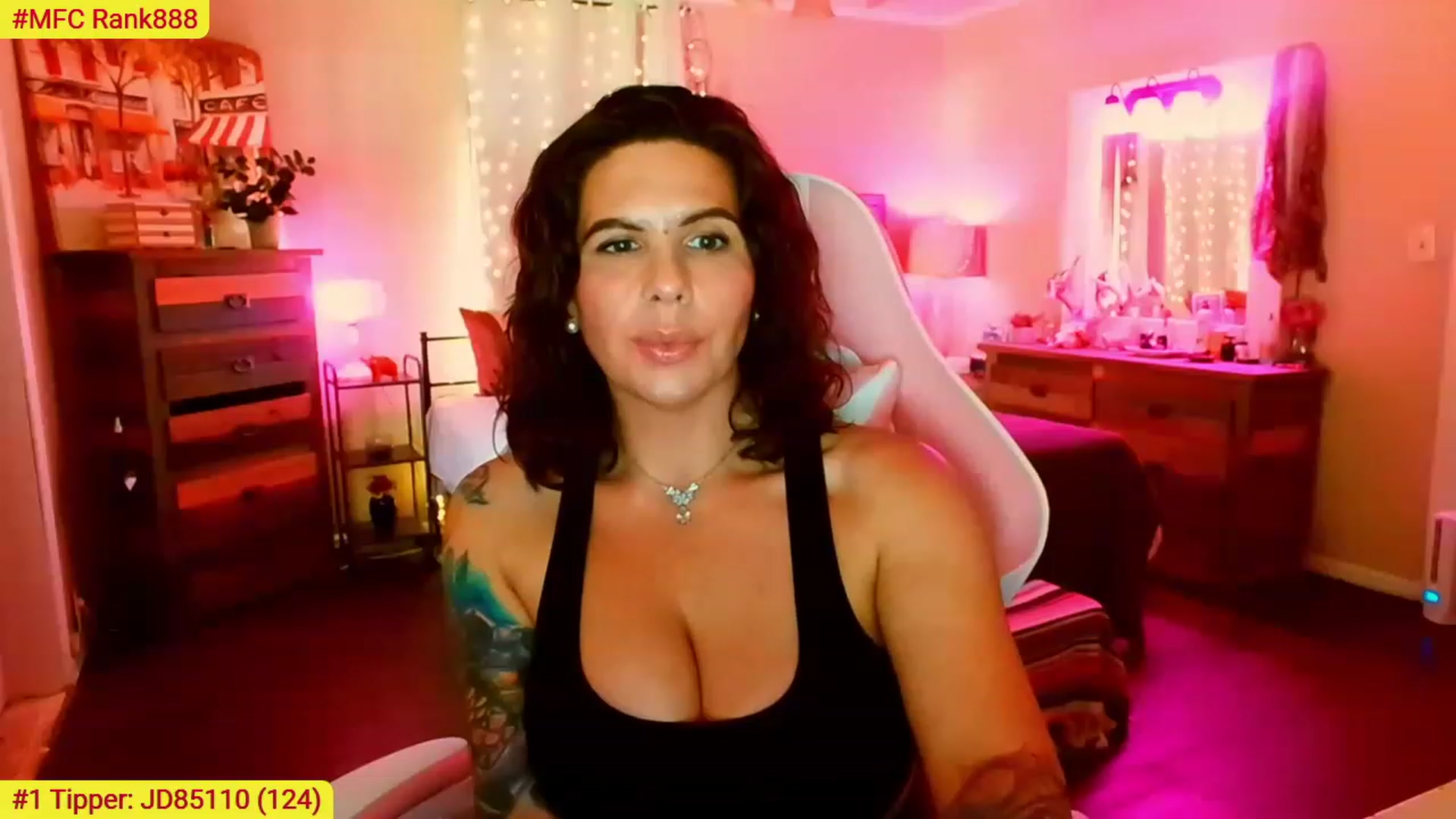 Gallery image thumbnail from CashmereFoxxx's myfreecams stream on, 07/19/2023, 22:25 image 9 of 20