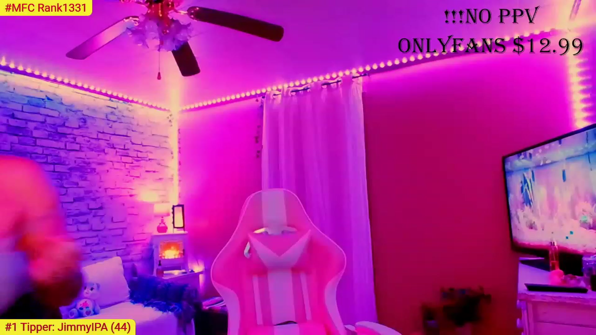 Gallery image thumbnail from CashmereFoxxx's myfreecams stream on, 07/29/2023, 01:32 image 11 of 20