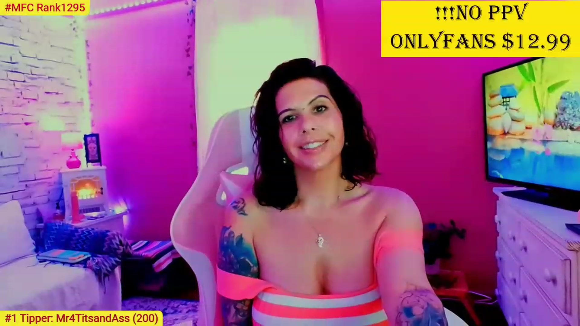 Gallery image thumbnail from CashmereFoxxx's myfreecams stream on, 07/29/2023, 18:43 image 10 of 20