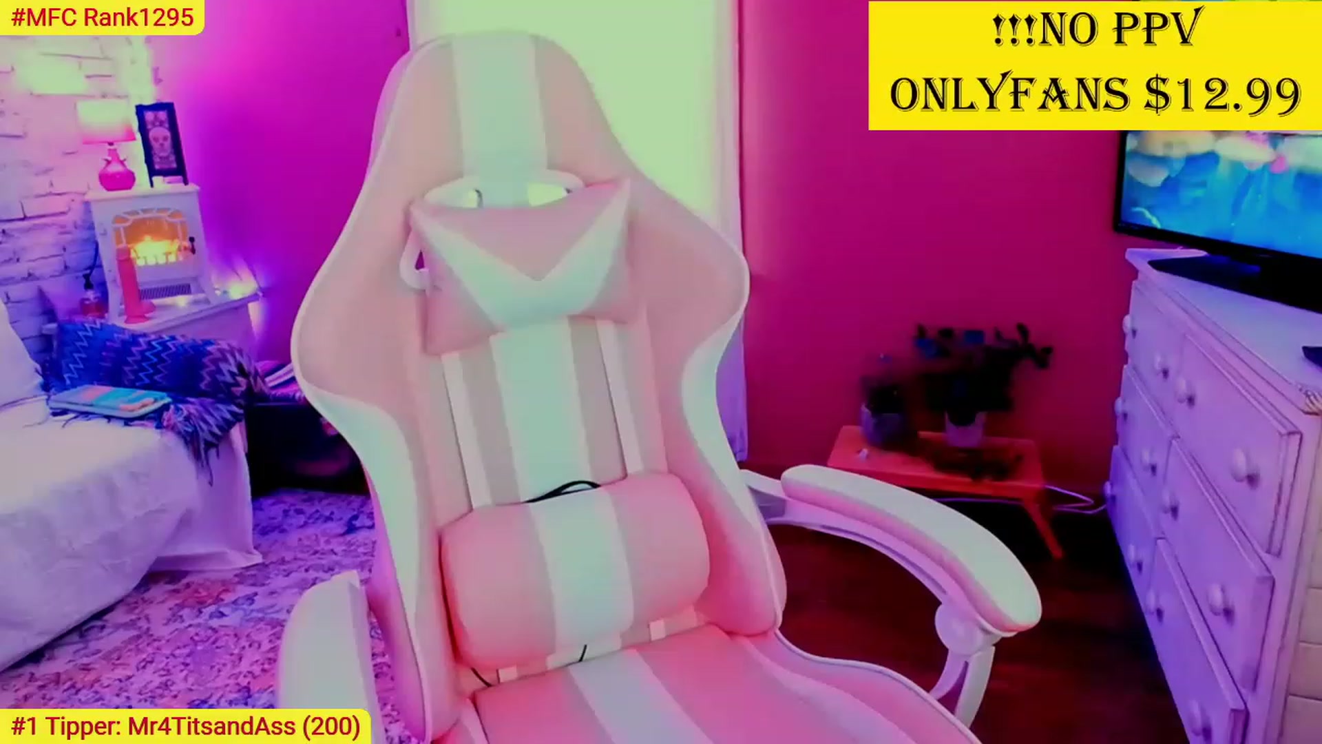 Gallery image thumbnail from CashmereFoxxx's myfreecams stream on, 07/29/2023, 18:43 image 2 of 20