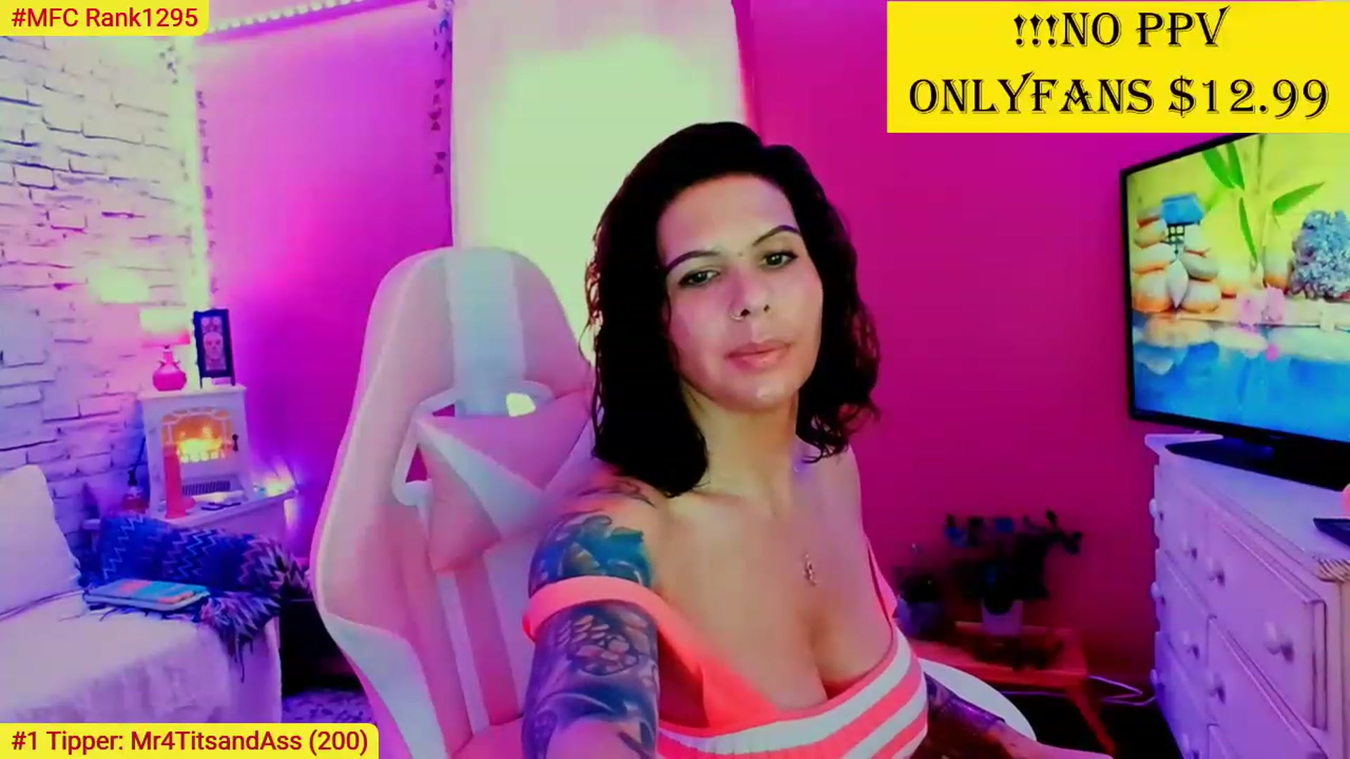 Gallery image thumbnail from CashmereFoxxx's myfreecams stream on, 07/29/2023, 18:43 image 12 of 20