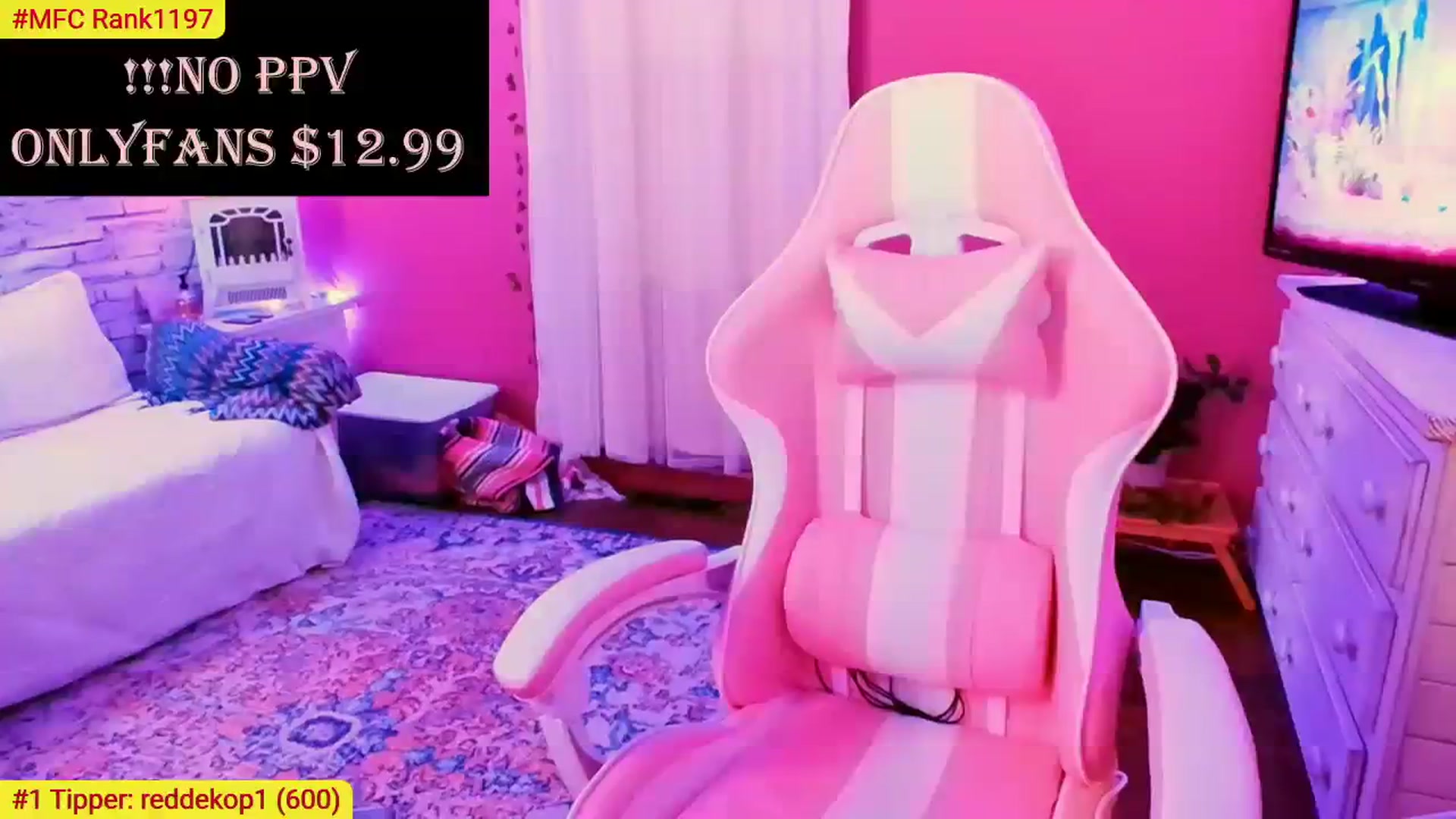 Gallery image thumbnail from CashmereFoxxx's myfreecams stream on, 08/01/2023, 01:04 image 17 of 20