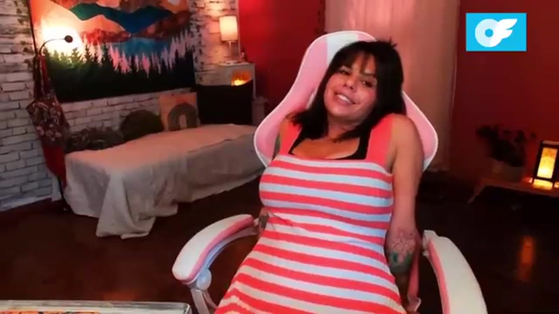 Gallery image thumbnail from CashmereFoxxx's myfreecams stream on, 08/17/2023, 20:41 image 9 of 20