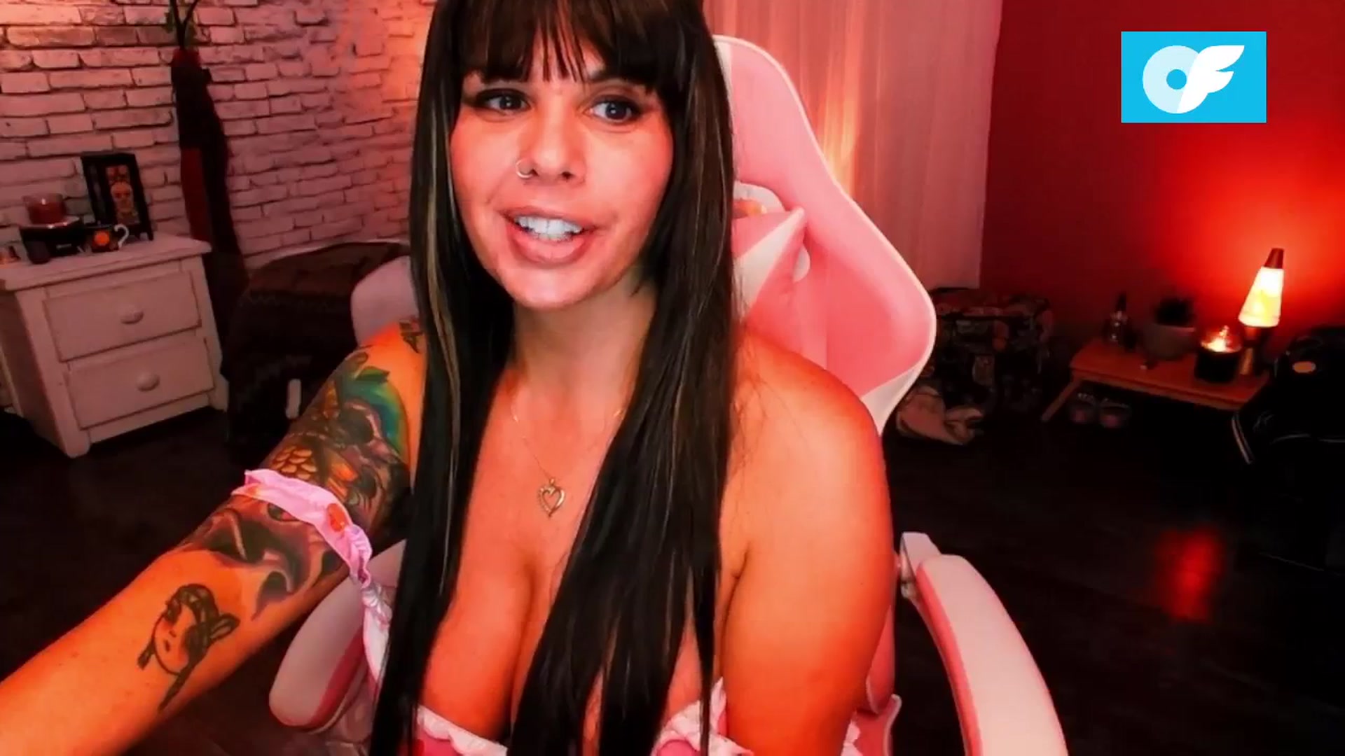 Gallery image thumbnail from CashmereFoxxx's myfreecams stream on, 08/31/2023, 17:18 image 15 of 20