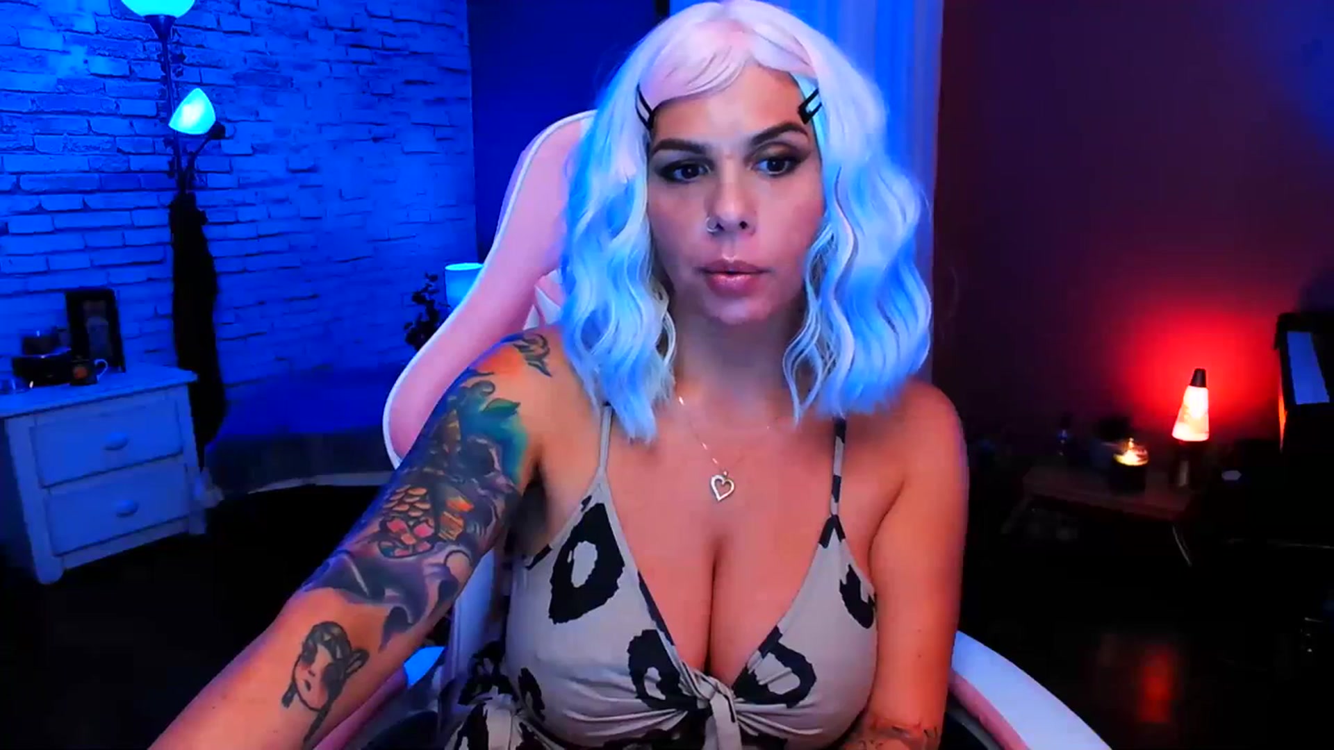 Gallery image thumbnail from CashmereFoxxx's myfreecams stream on, 09/01/2023, 18:58 image 8 of 20