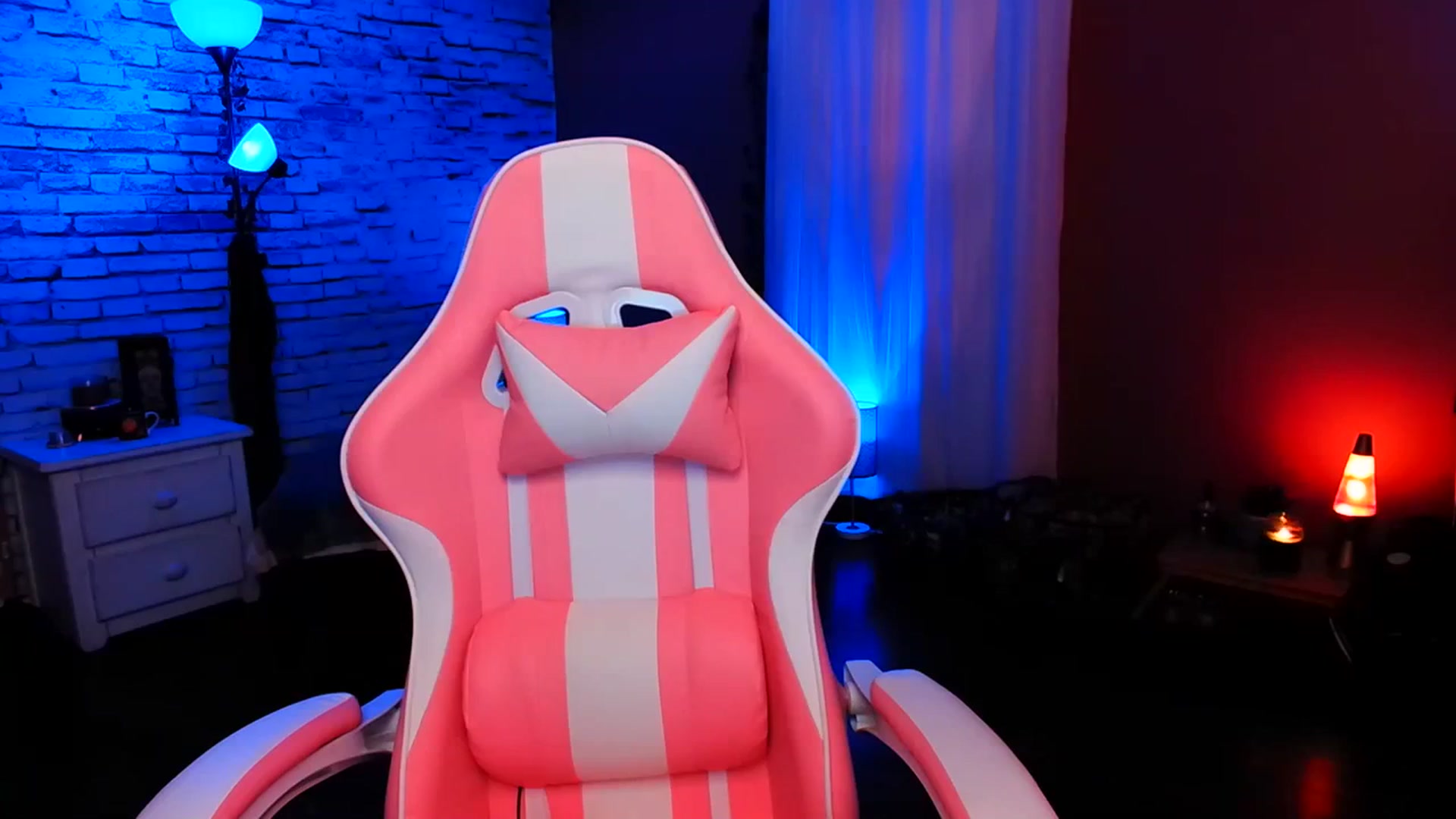 Gallery image thumbnail from CashmereFoxxx's myfreecams stream on, 09/01/2023, 18:58 image 2 of 20